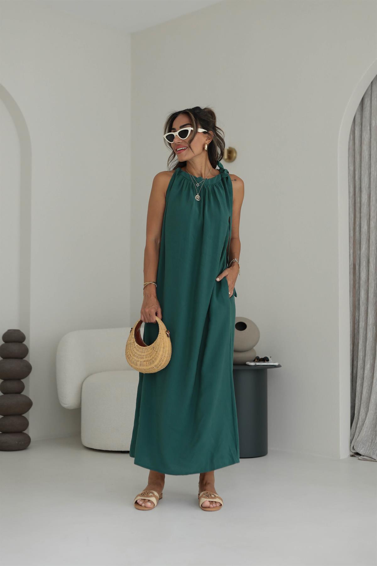 3213 Tek Omuz Bağlama Detaylı Halter Yaka Cepli Rahat Elbise