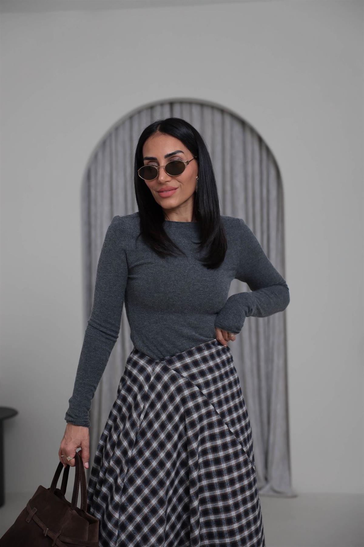 10840 Kayık Yaka Kaşmirli Triko Kazak FÜME