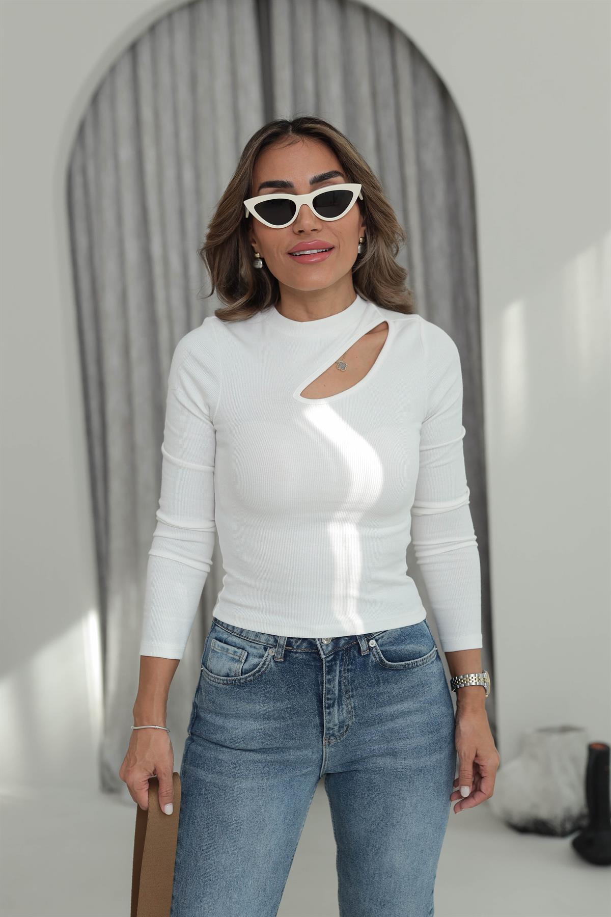 4438 Pencere Detay Bluz