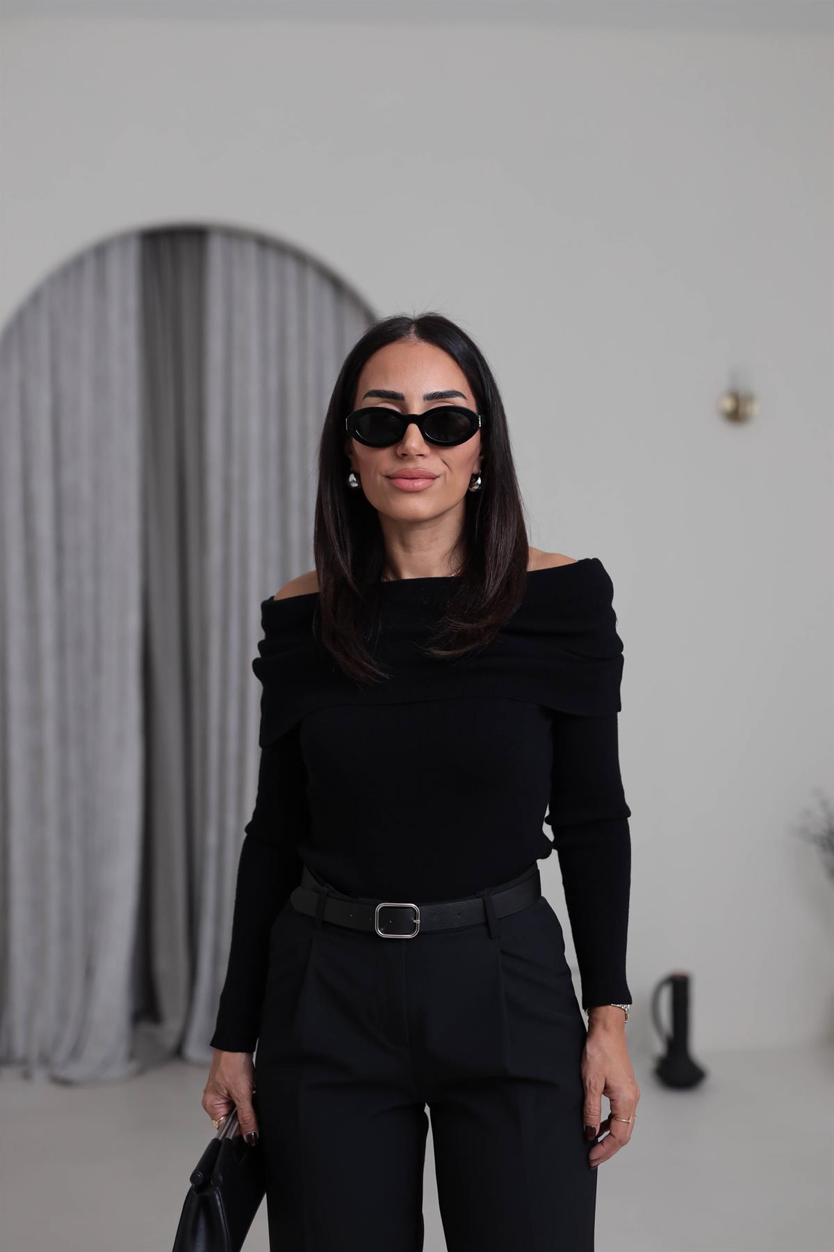 7687 Madonna Yaka Yumuşak Dokulu Triko SİYAH