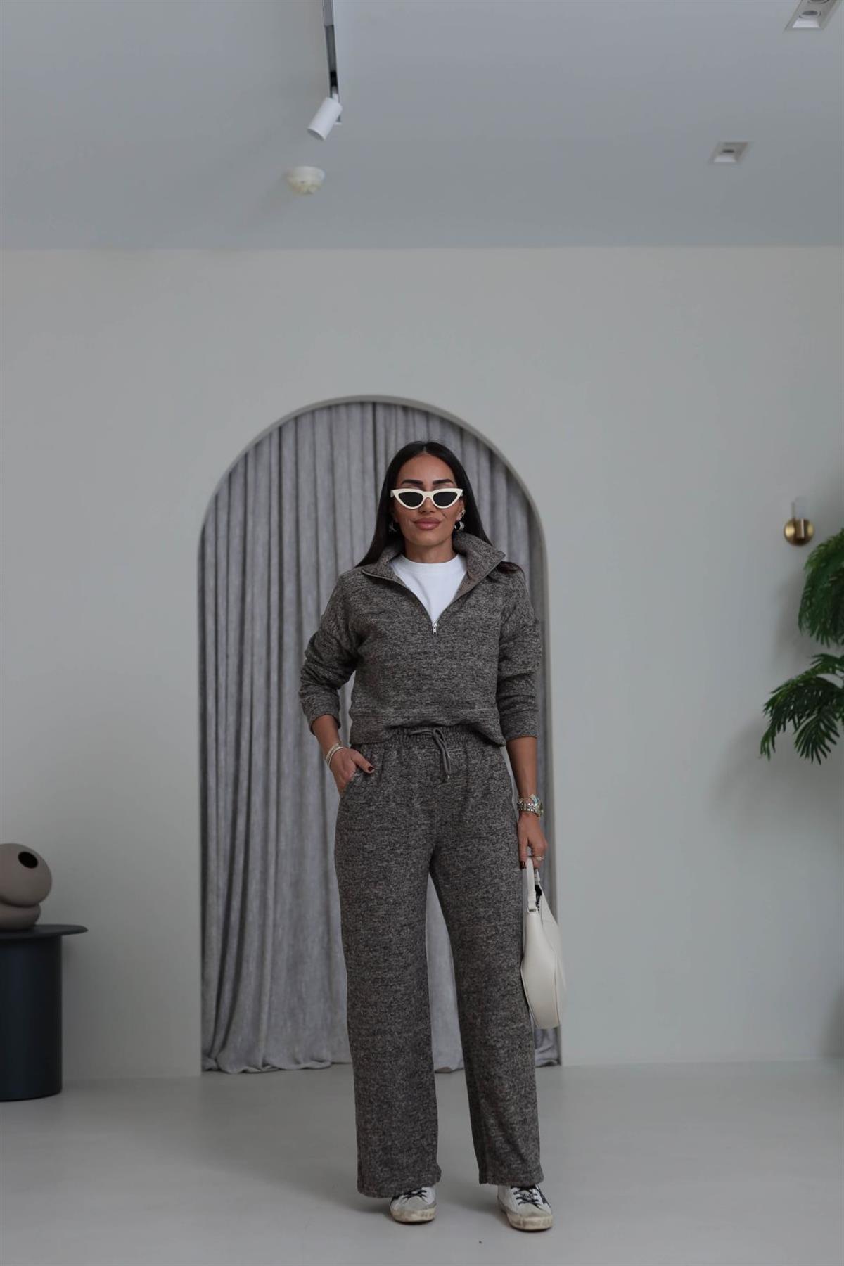 5750 Dik Yaka Yarım Fermuarlı Yumoş Dokulu Takım VİZON