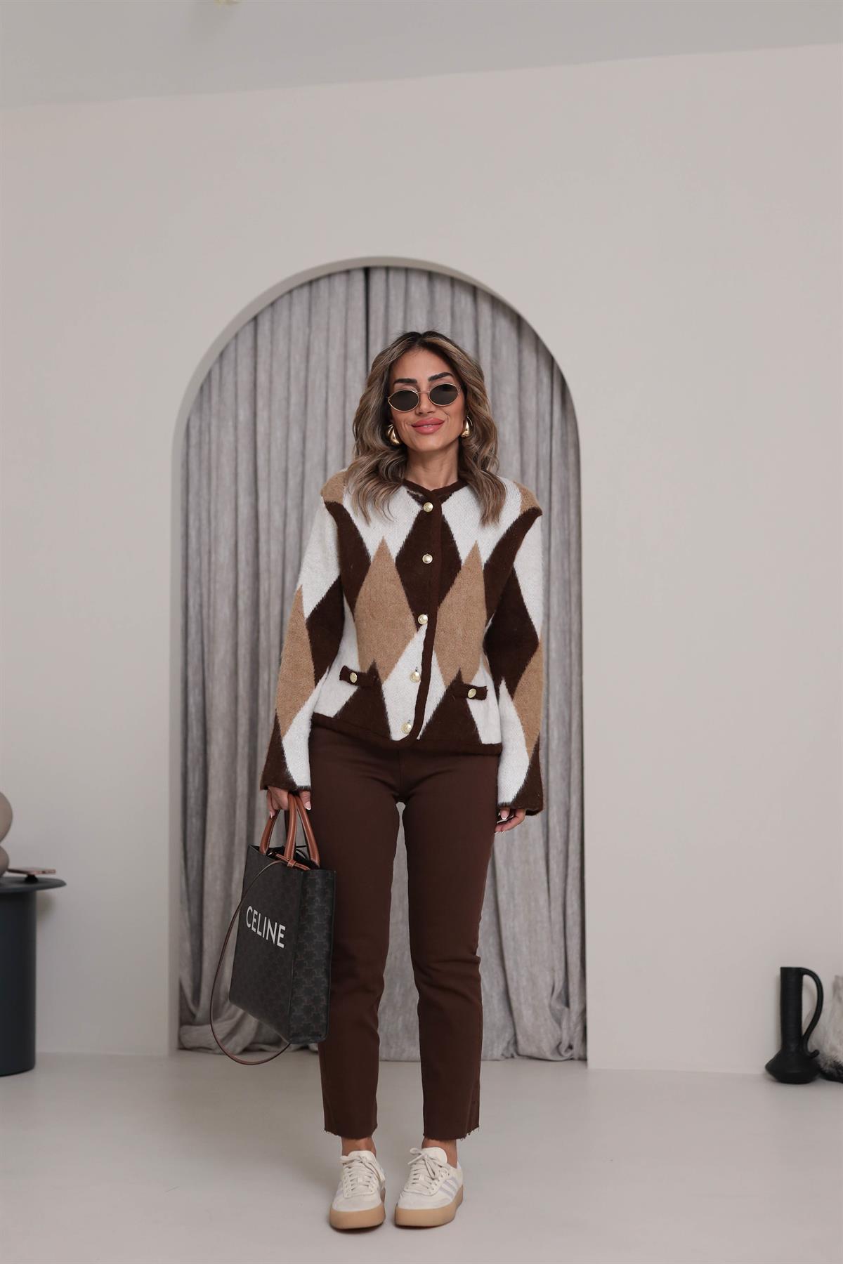 0123 Gold Düğmeli Baklava Desen Yün Hırka KAHVE