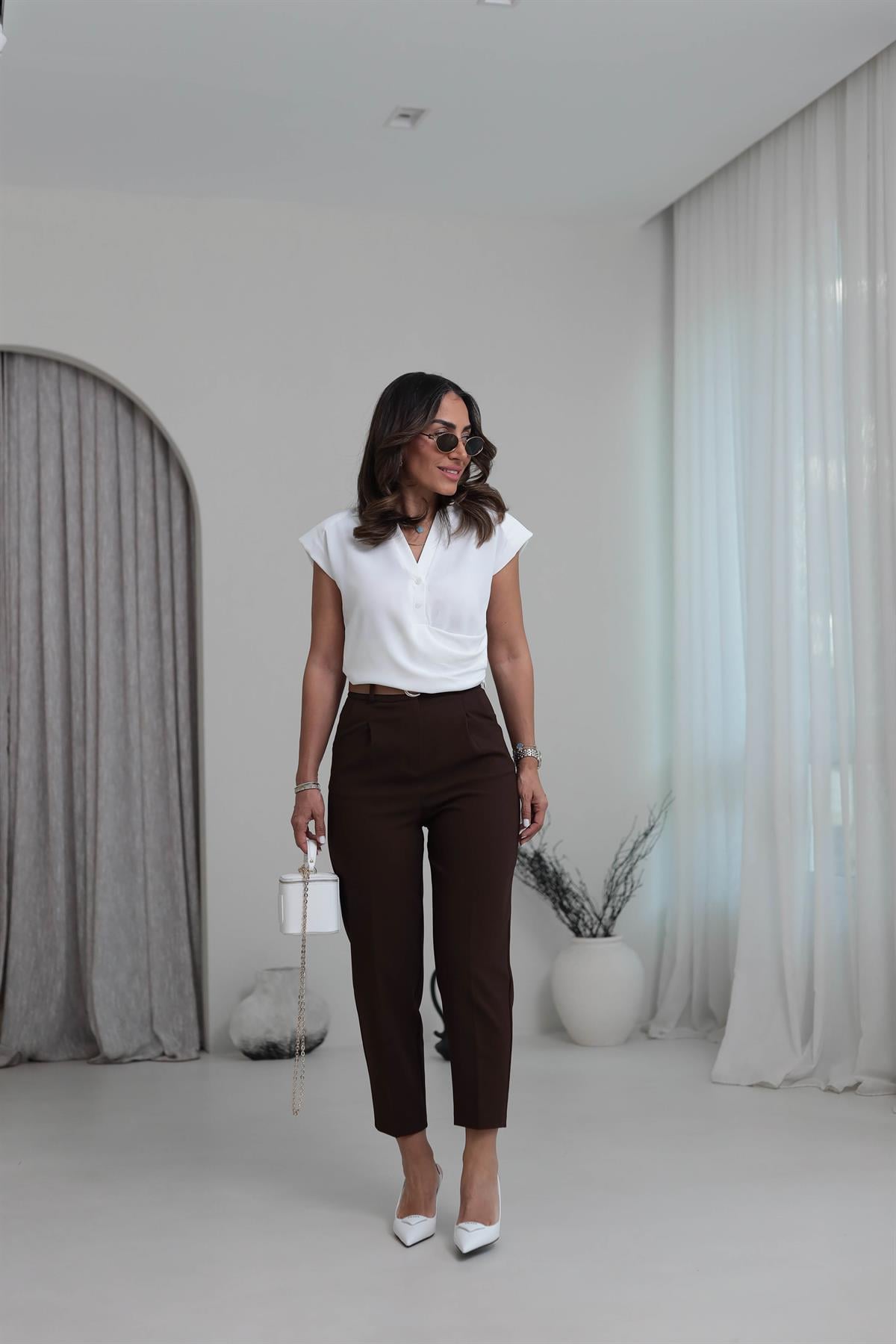 0244 Gömlek Yaka Yanı Drapeli Vatkalı Bluz BEYAZ