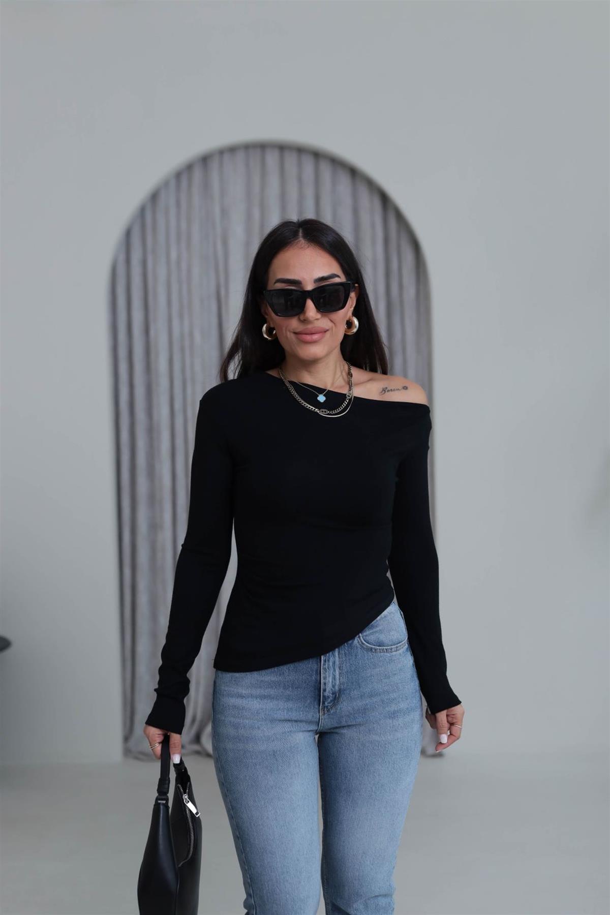 6527 Asimetrik Kesimli Kayık Yaka Drapeli Yumuşak Dokulu Bluz SİYAH