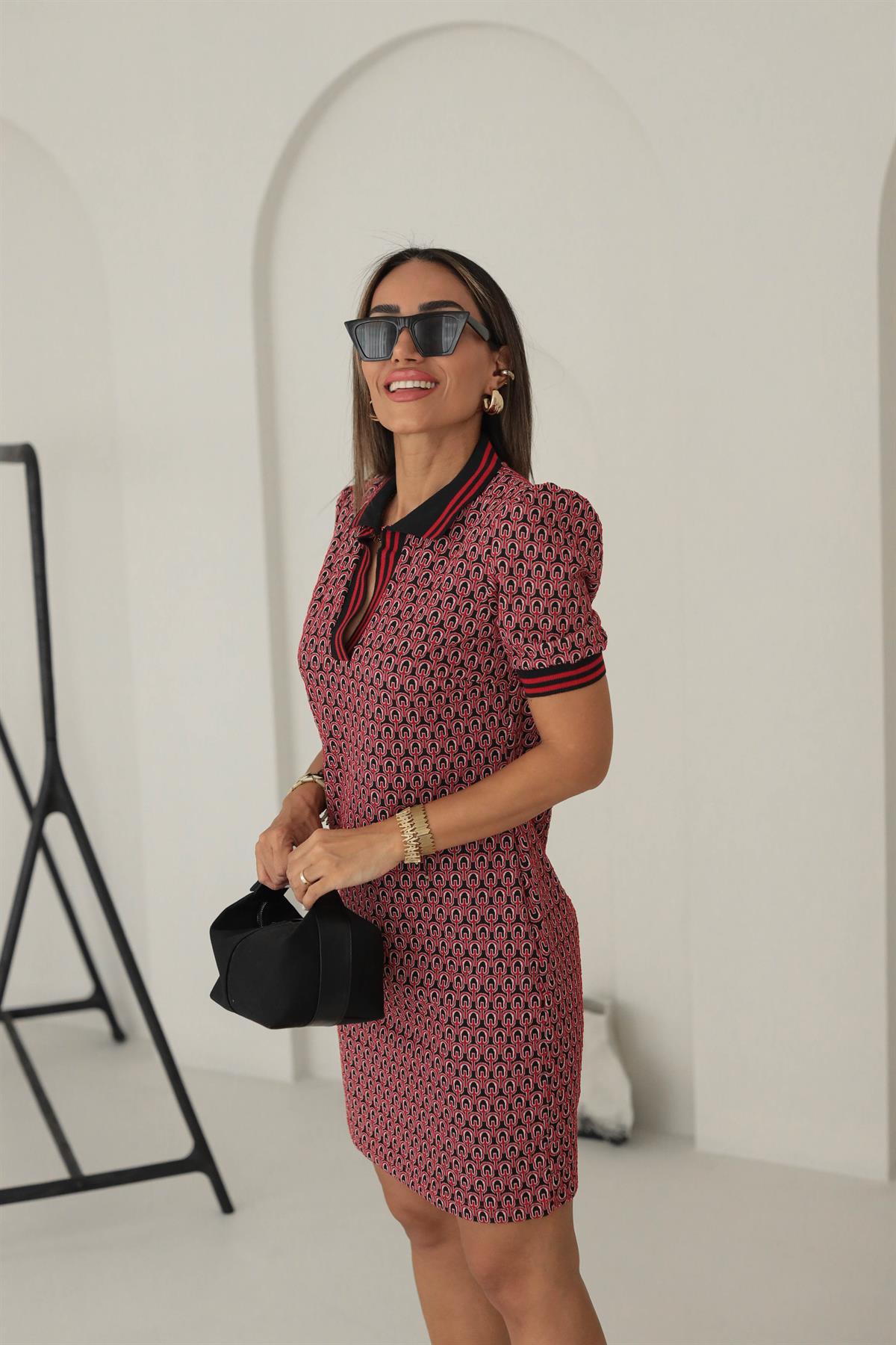 0032 Desenli Polo Yaka Ribanalı Elbise