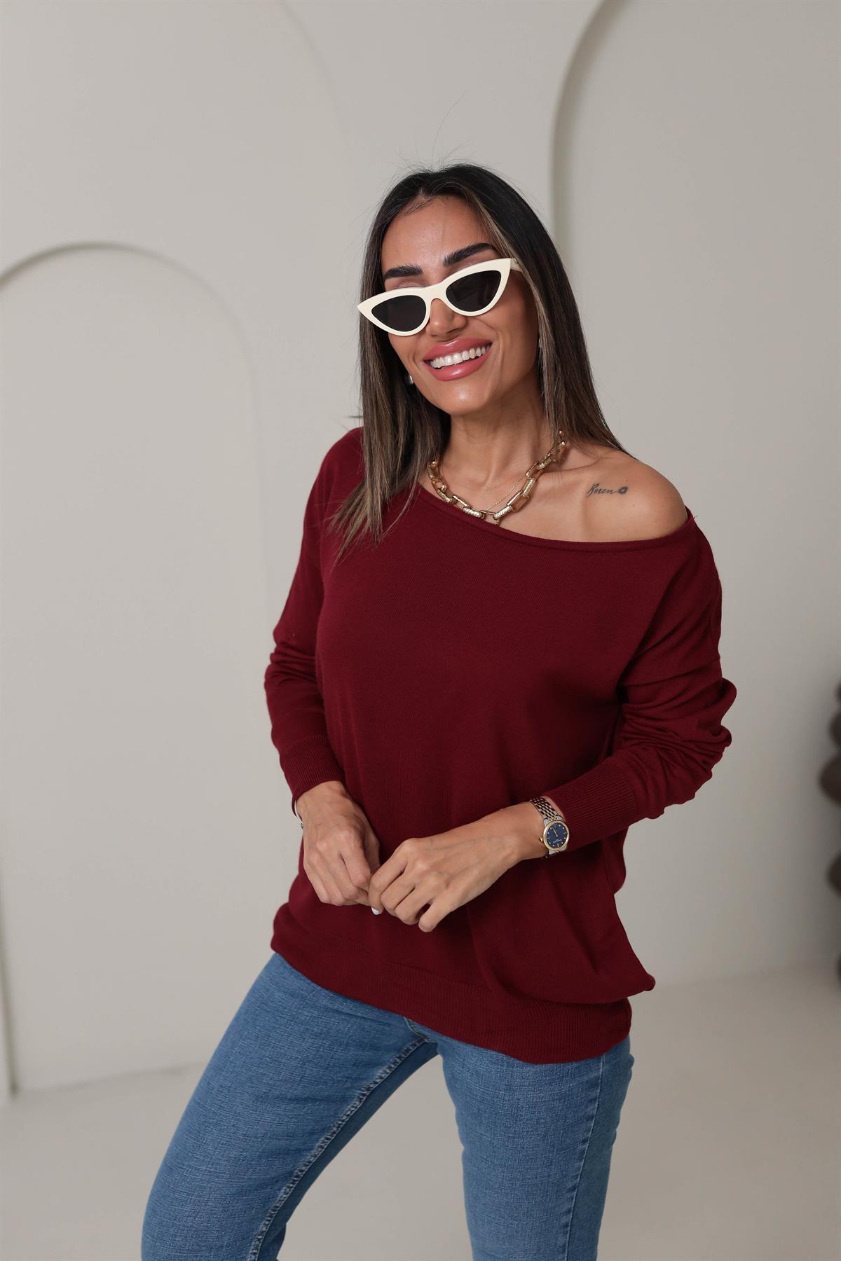 0734 Kayık Yaka T Kol Triko