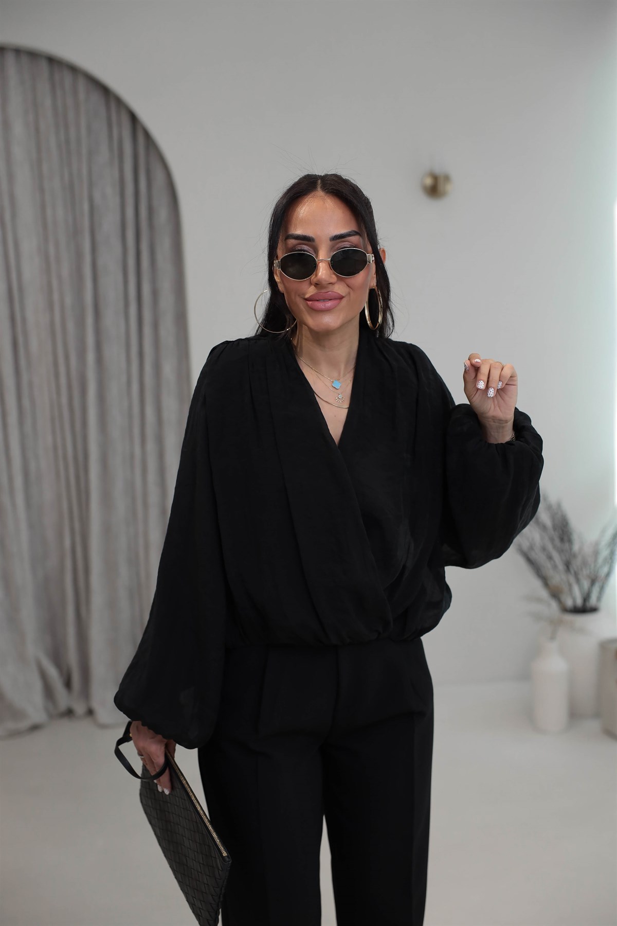 5048 Vatkalı Balon Kol Dökümlü Tencel Bluz SİYAH