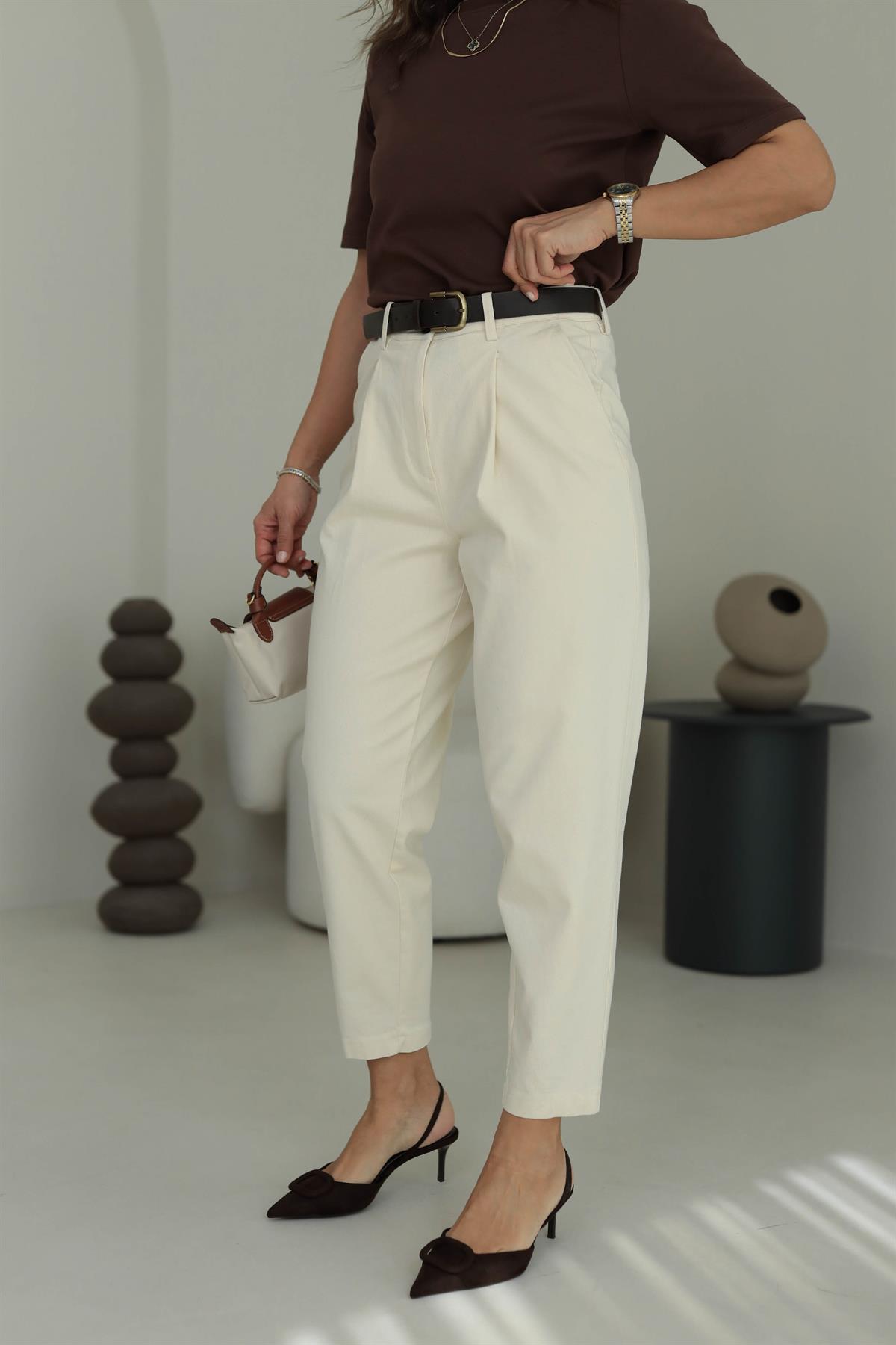 1618 Pens Detaylı Kemerli Havuç Pantolon KREM