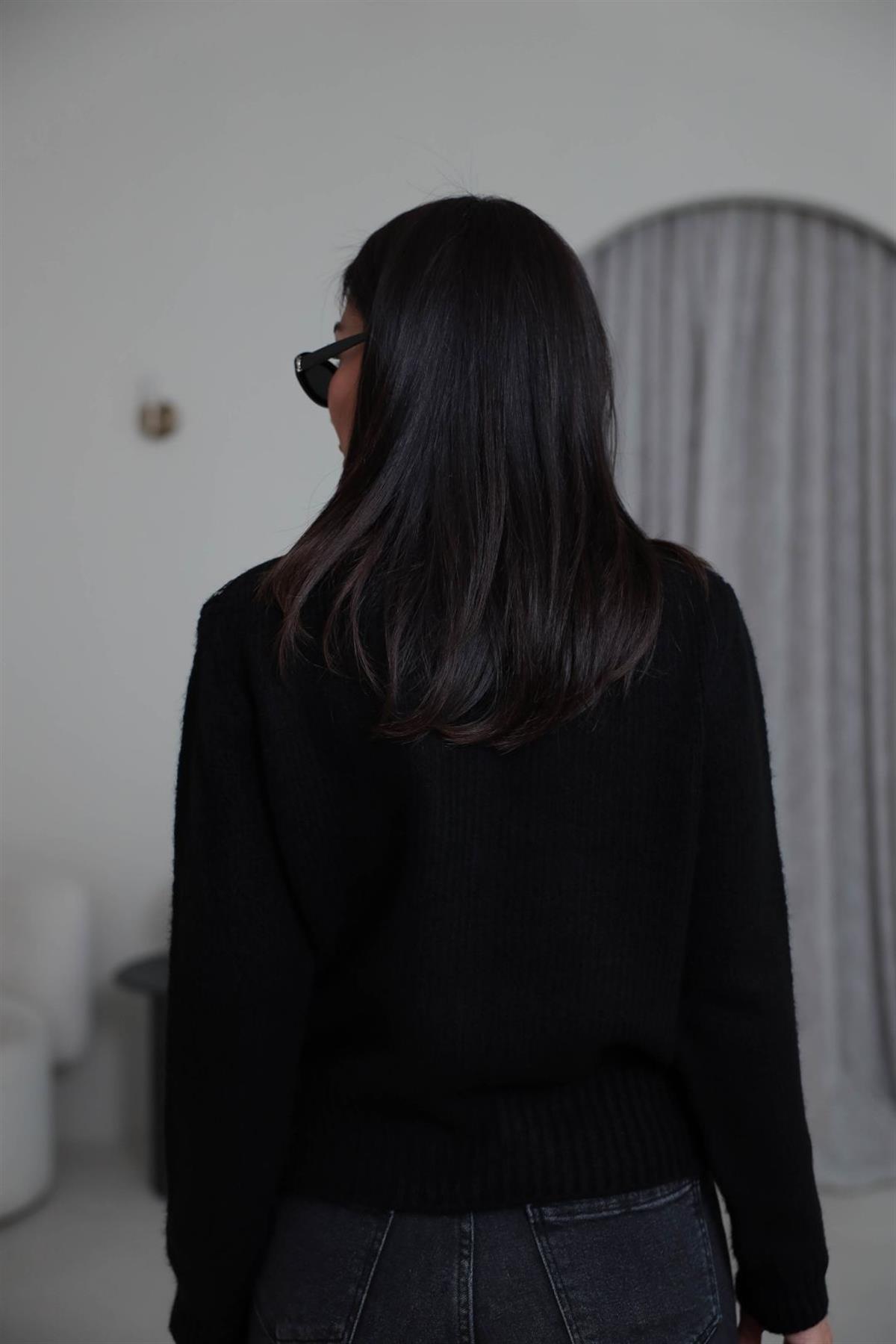 2570 Önü Pul İşlemeli Fermuarlı Hırka SİYAH