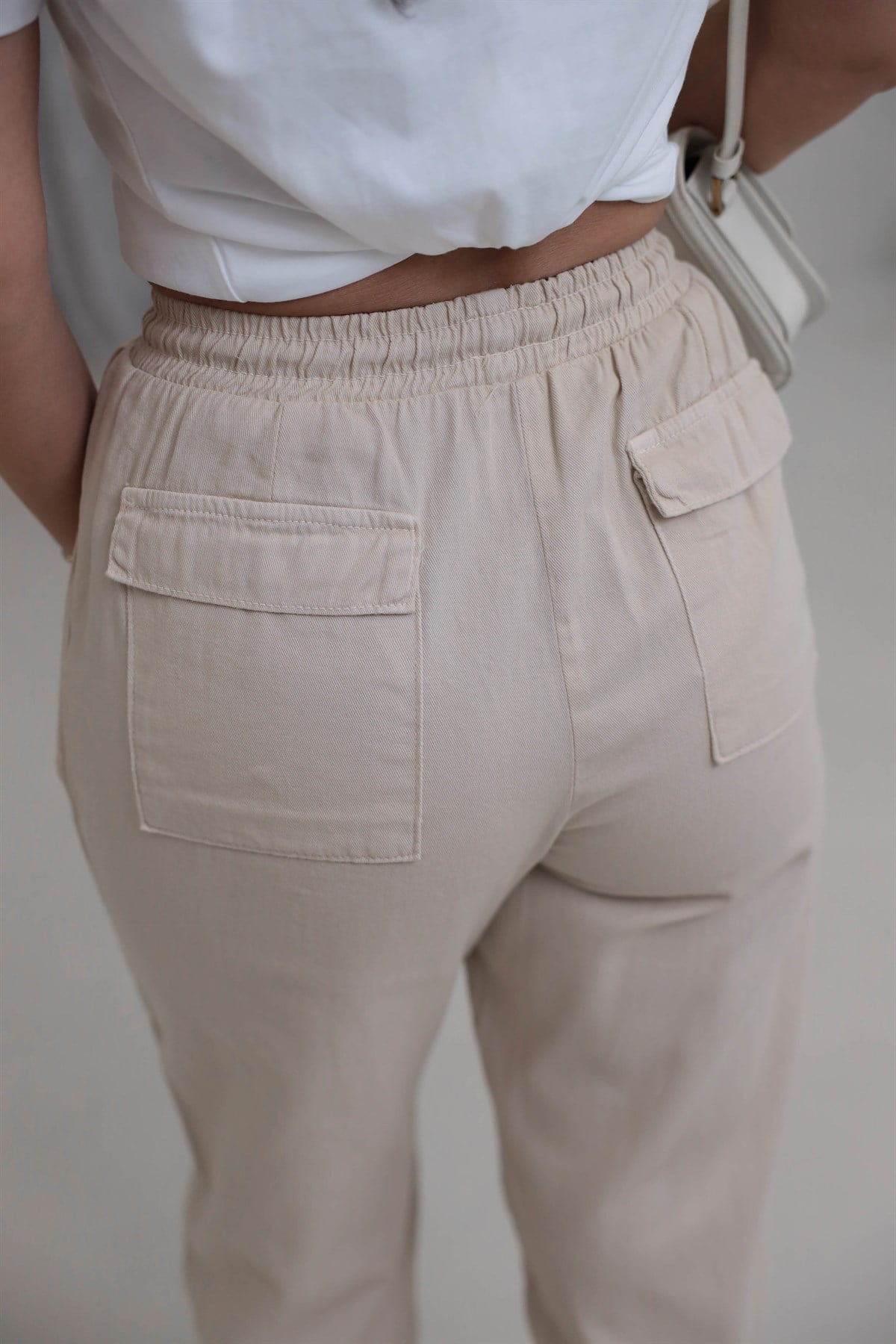 0079 Beli Lastikli Paça Pensli Pantolon BEJ