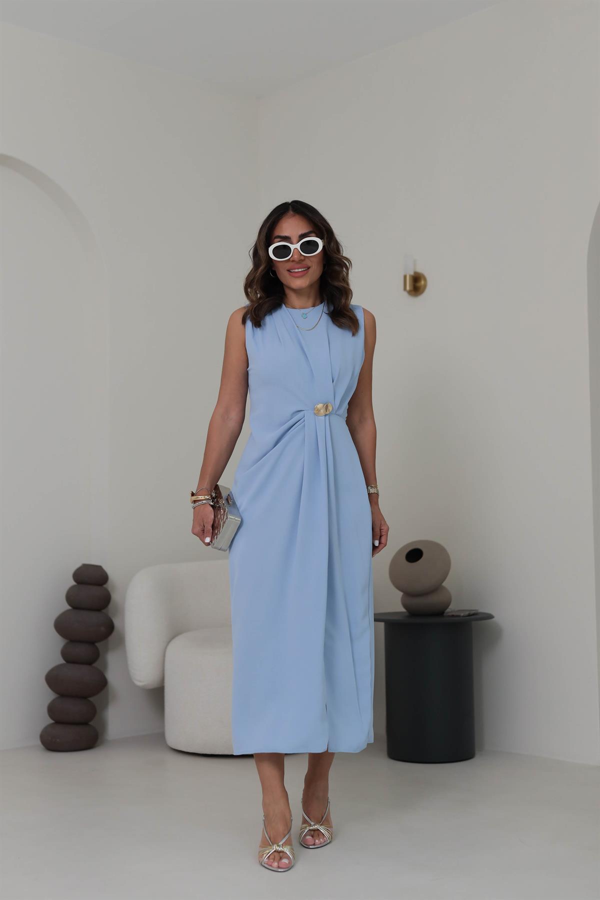 3718 Gold Broşlu Kolsuz Midi Elbise BEBE MAVİ