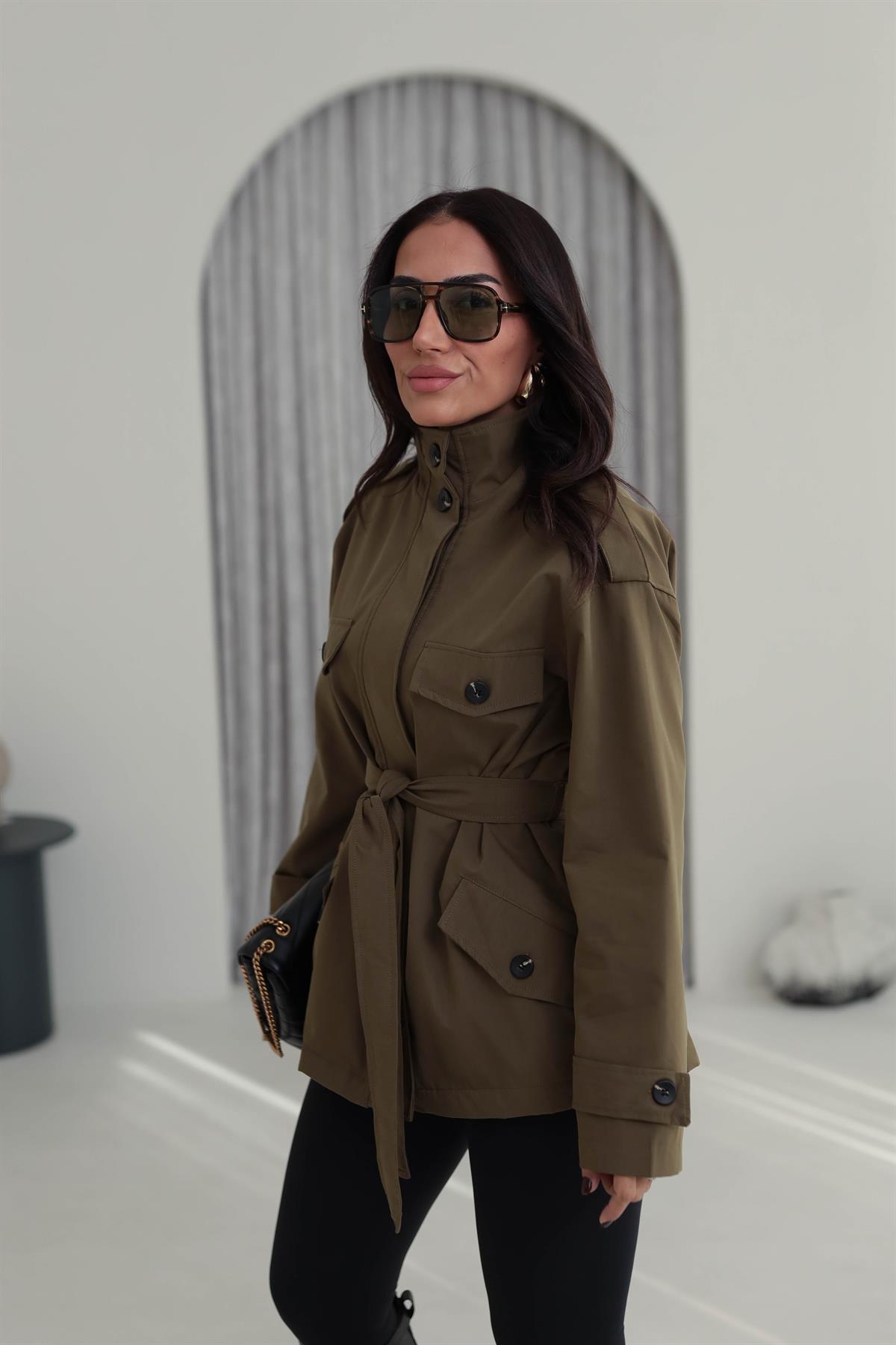 6798 Dik Yaka Cep Detaylı Kuşaklı Mevsimik Trençkot HAKİ YEŞİL