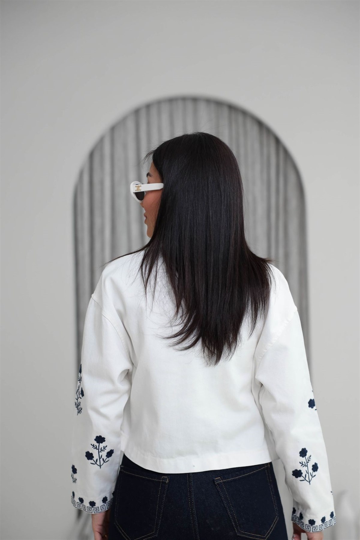 5906 İşleme ve Nakış Detaylı Kot Ceket EKRU