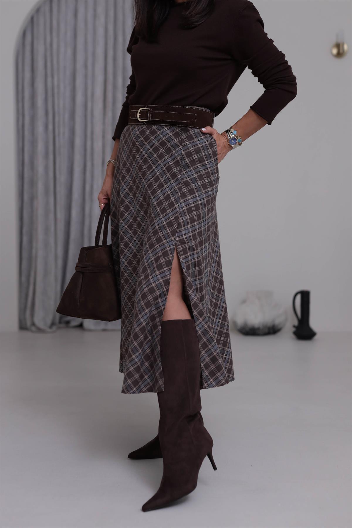 6890 Yırtmaçlı Kemerli Kare Desenli Etek KAHVE