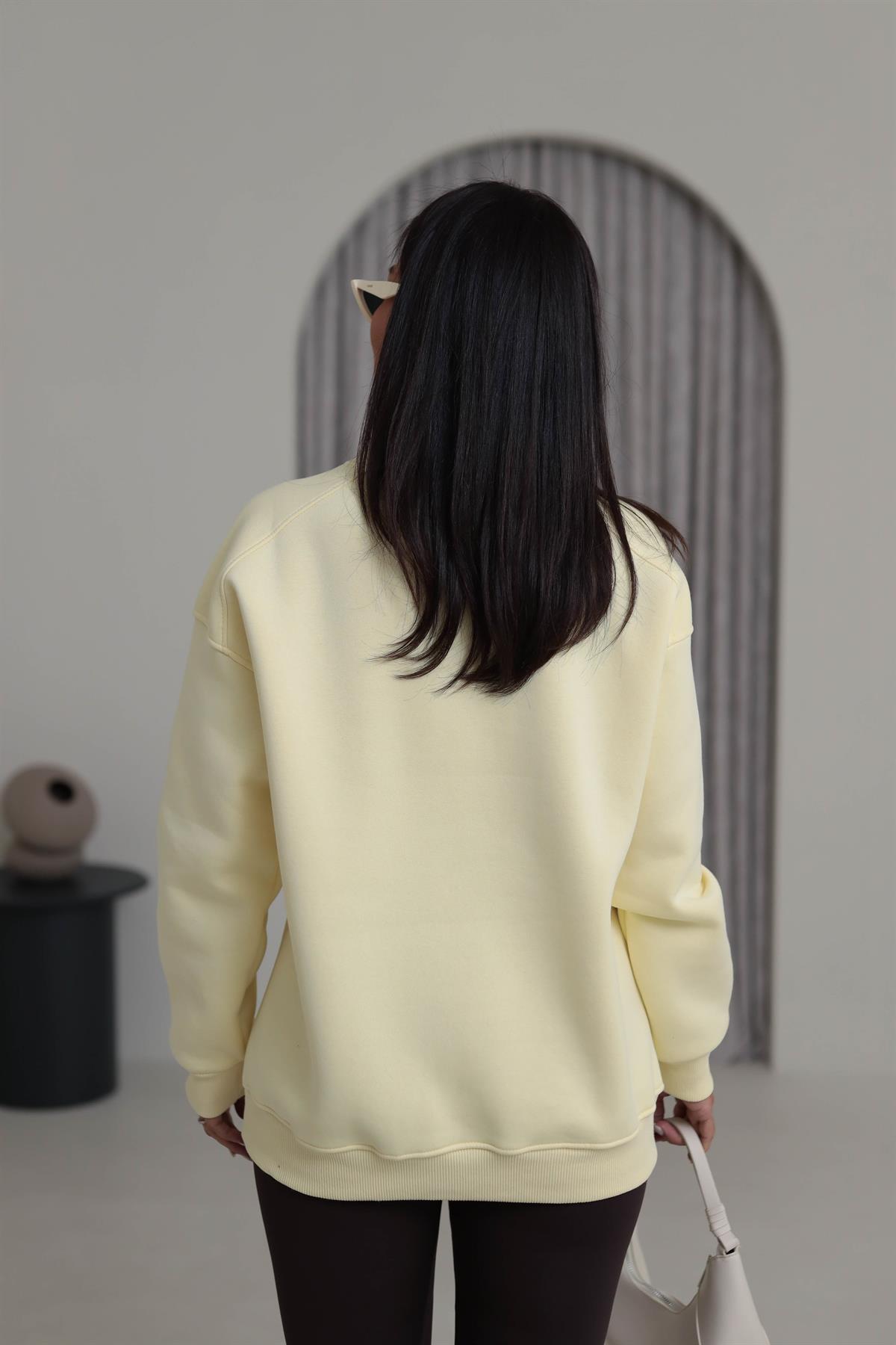 0417 Bisiklet Yaka Şardonlu Teddy Baskılı Sweatshirt SARI