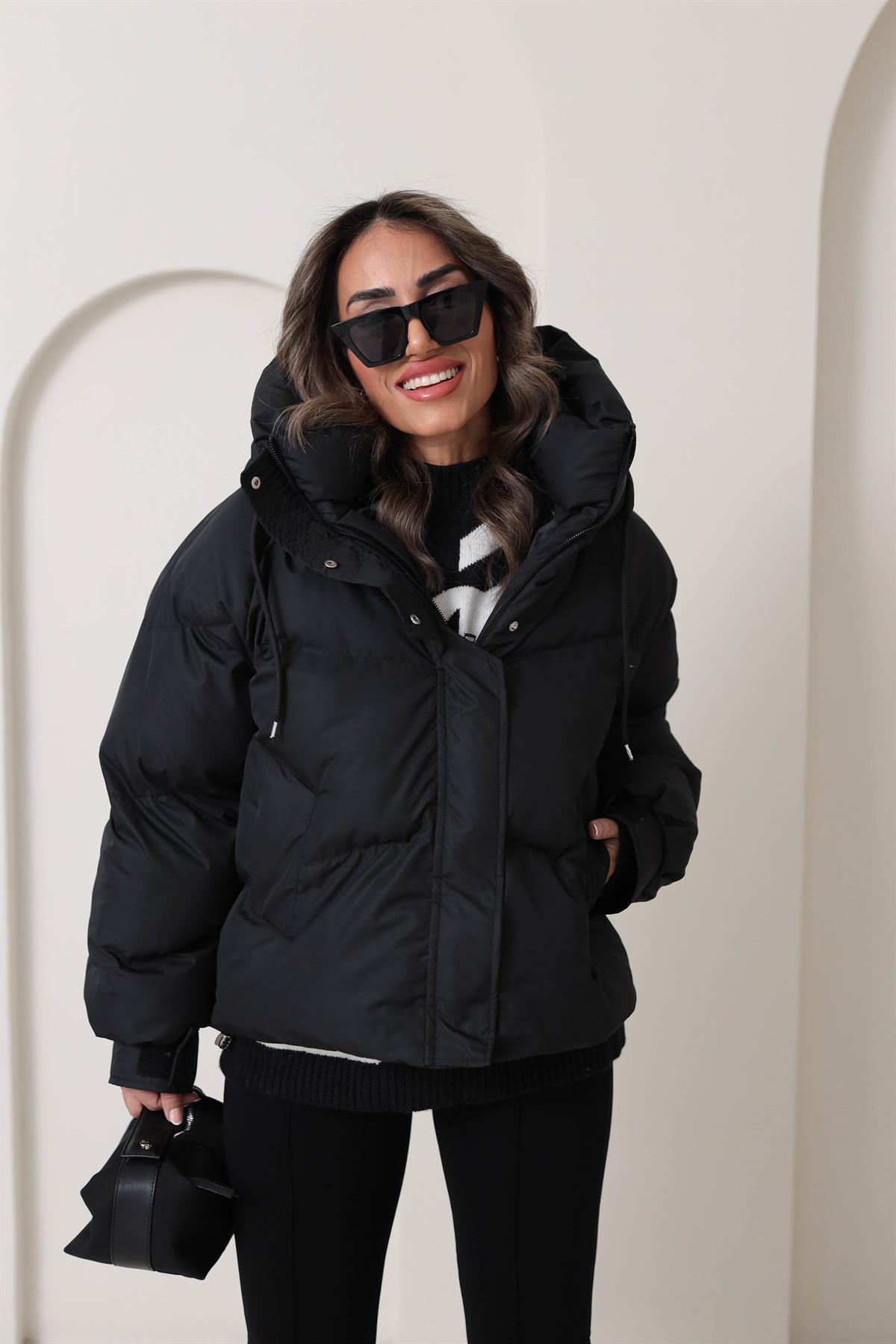 2422 Cırtlı Kapşonlu Fermuarlı Kalın Mont SİYAH