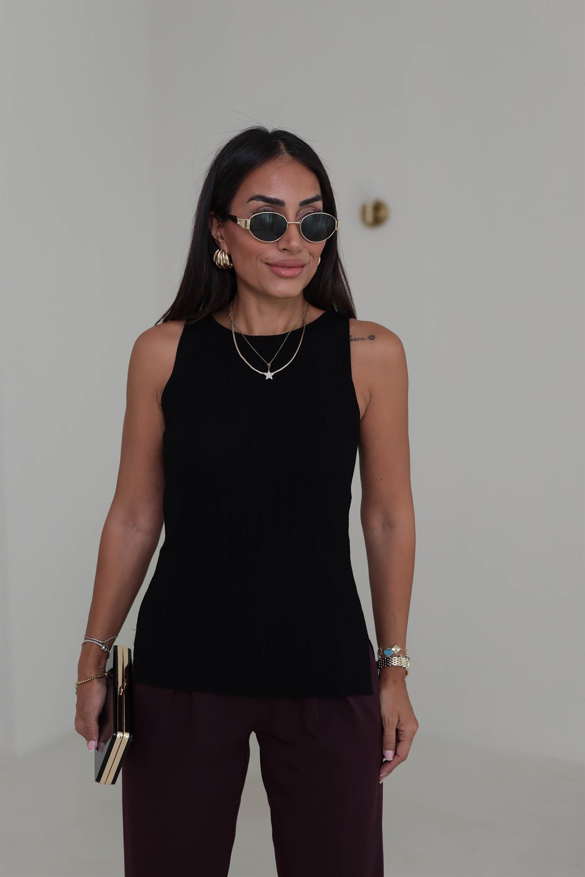 0726 Fitilli Yanları Yırtmaçlı Sıfır Kol Atlet SİYAH