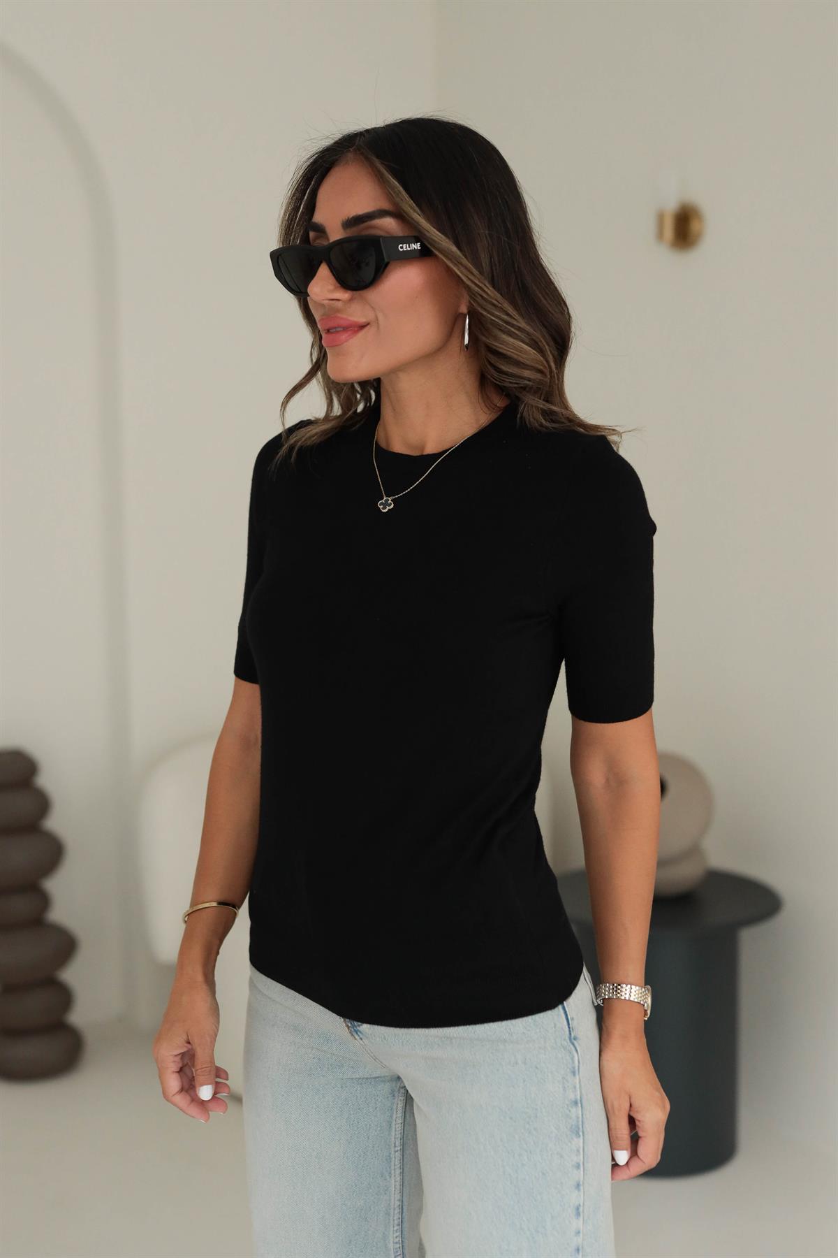 0426 Bisiklet Yaka Arkası Düğmeli Kısa Kol Triko