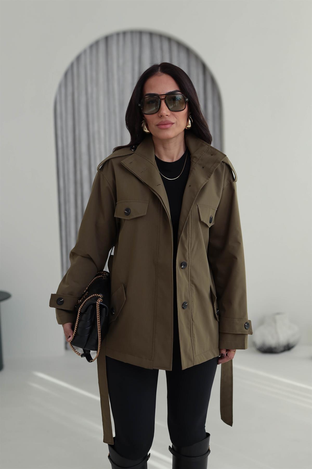 6798 Dik Yaka Cep Detaylı Kuşaklı Mevsimik Trençkot HAKİ YEŞİL