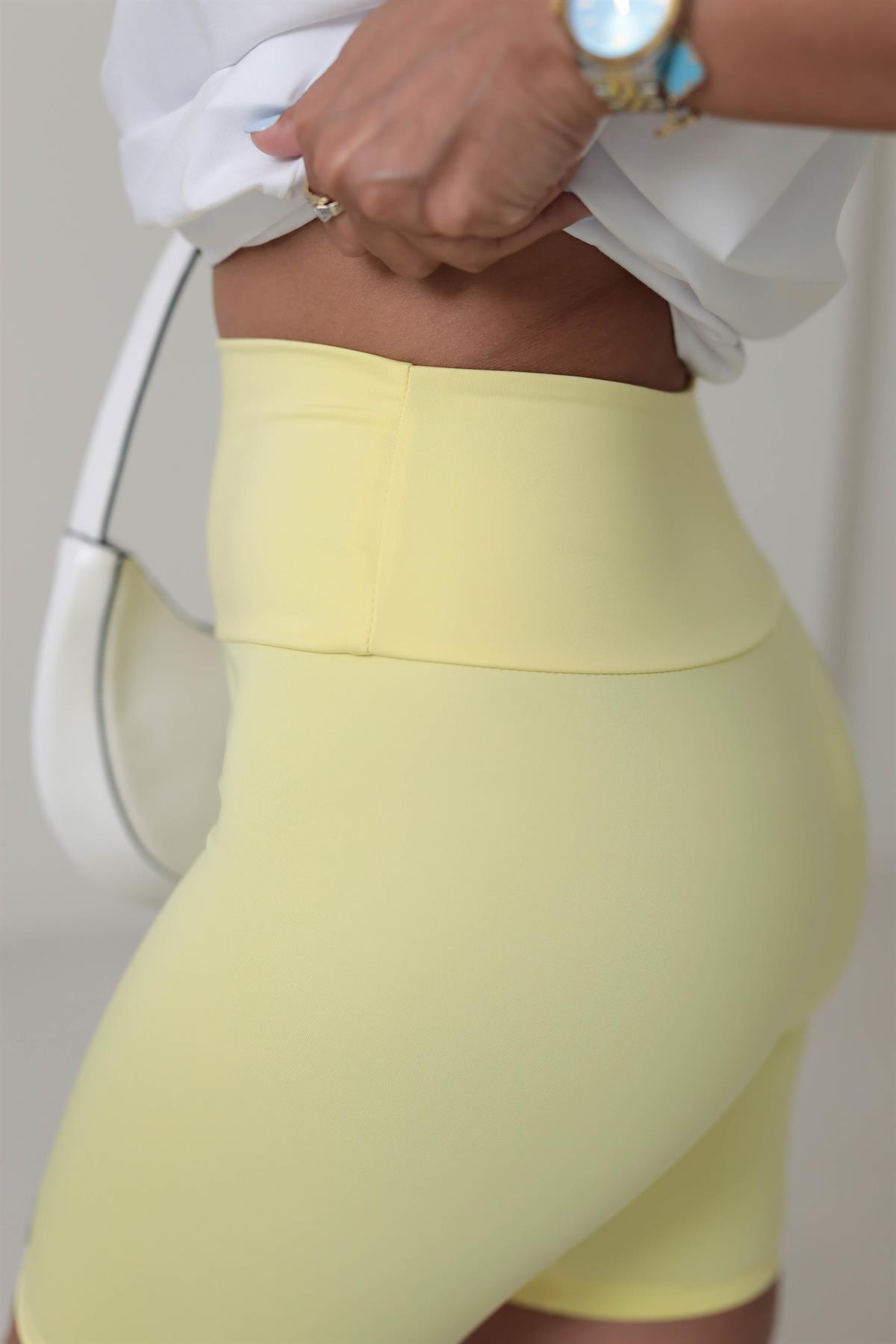 033 Yazı Baskılı Tayt Şort SARI