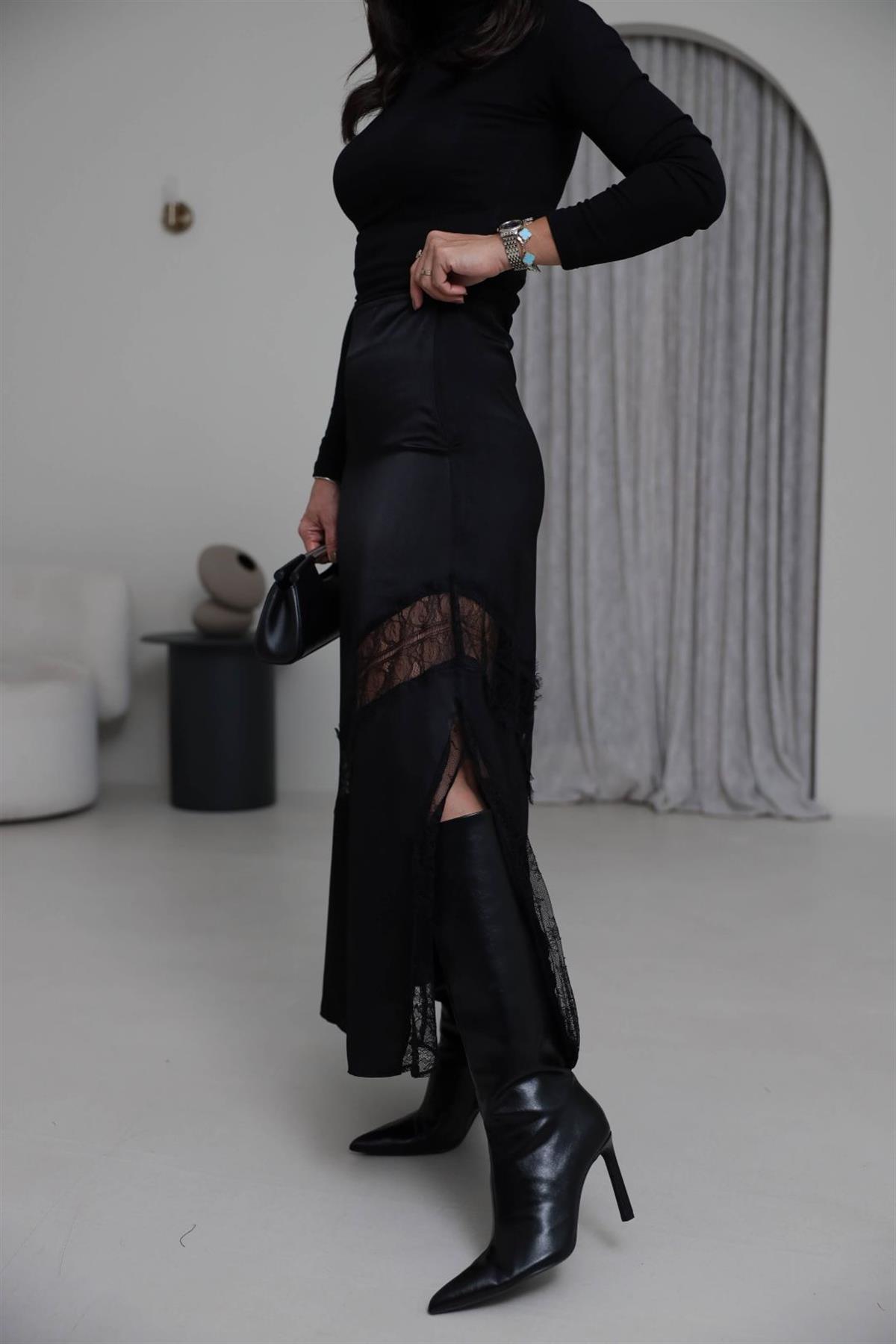 7094 Dantel Geçişli Yırtmaçlı Saten Etek SİYAH