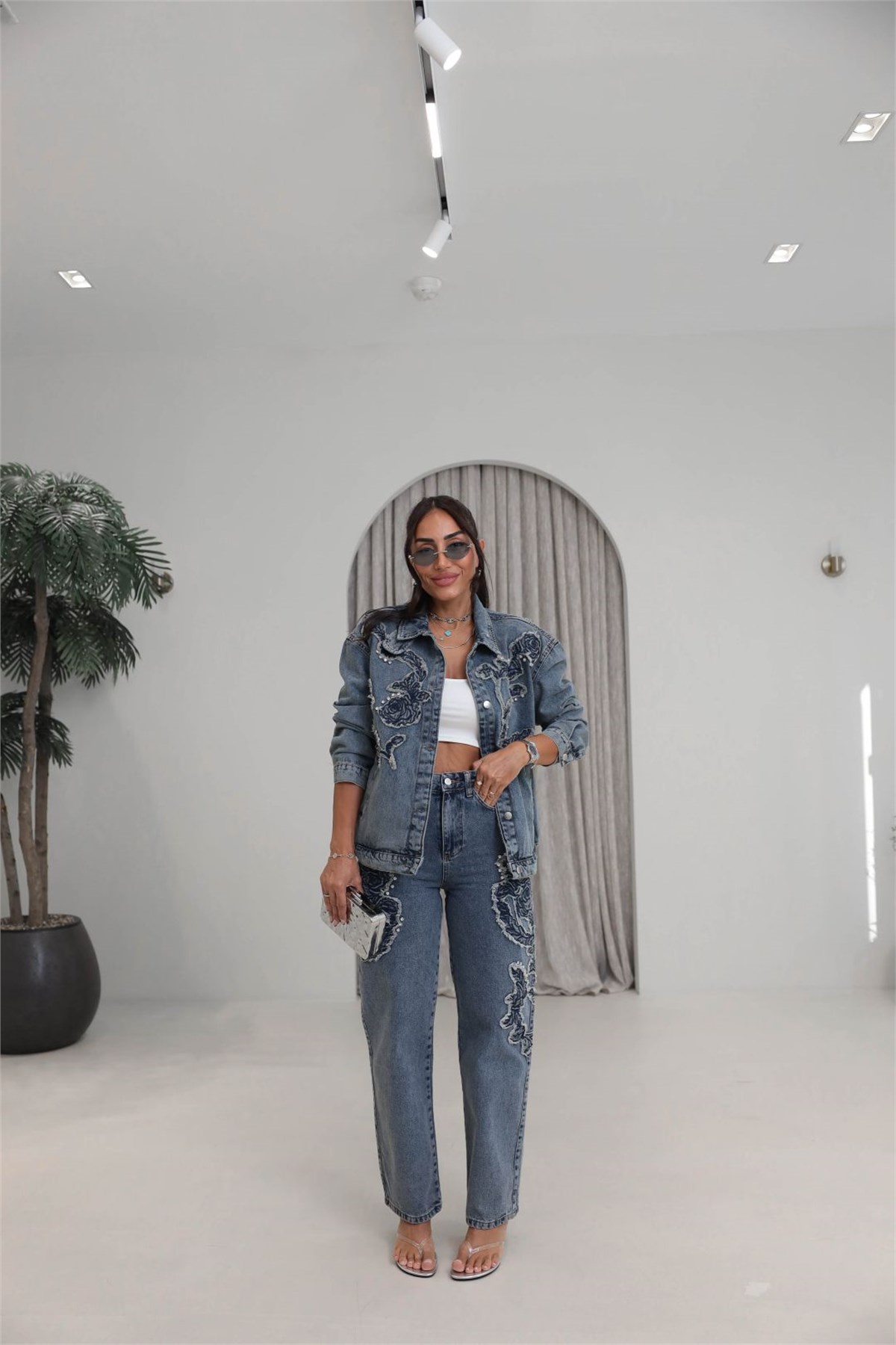 7502 Rose Aplikeli Taşlı Denim Ceket Pantolon Takım TİNTLİ MAVİ