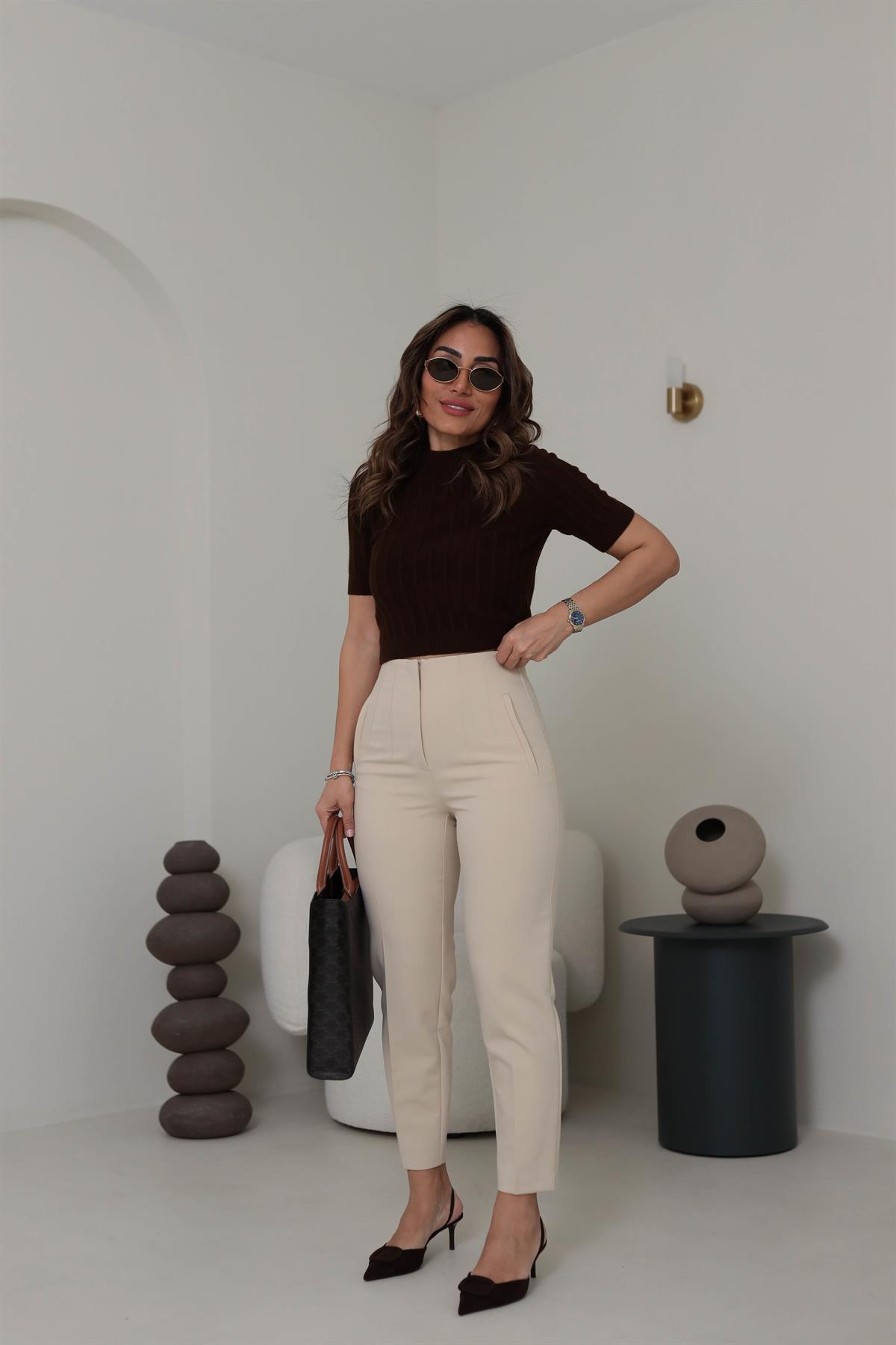 1240 Kısa Kollu Yumoş Dokulu Fitilli Triko Bluz ACI KAHVE