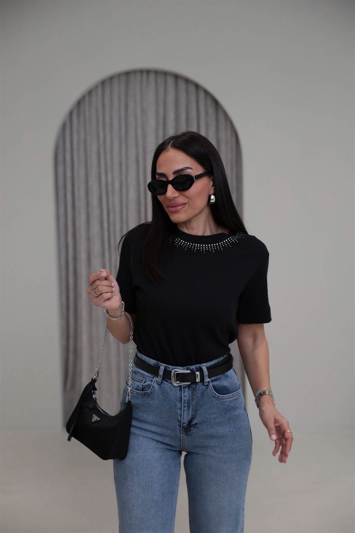 0224 Yakası Taşlı Pamuklu Massi Tshirt SİYAH