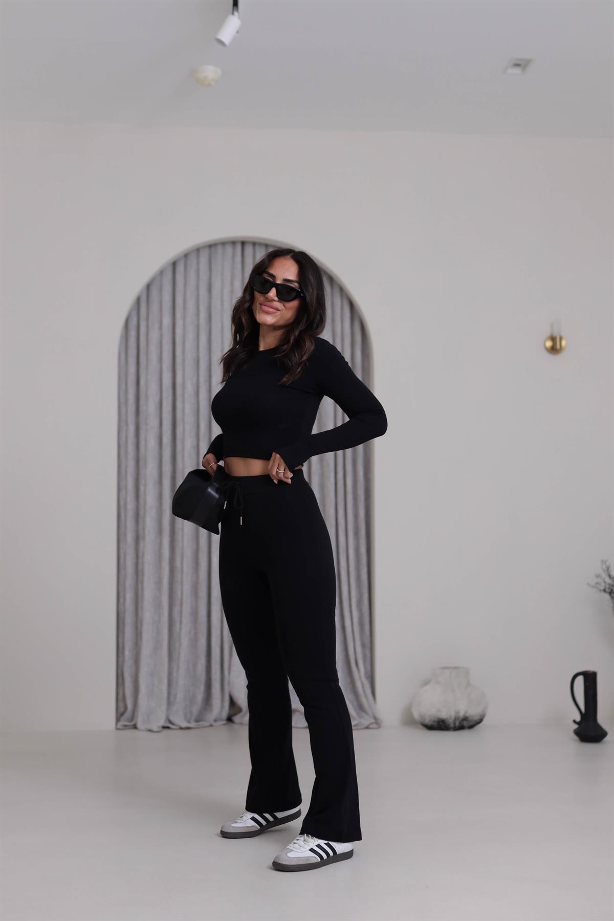 1060 Ribanalı Parmak Geçmeli İspanyol Paça Takım SİYAH