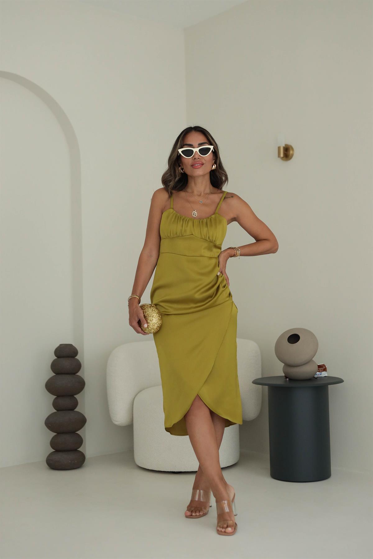 0399 Göğüs Drape Detaylı Anvelop Askılı Saten Elbise