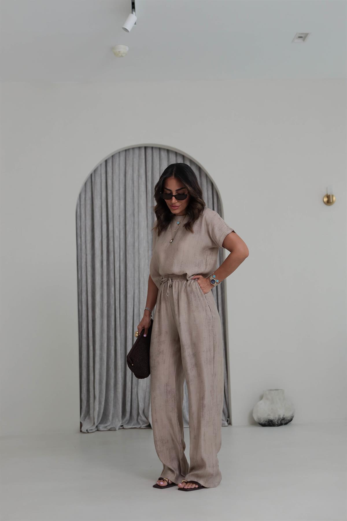 0450 Düşük Omuz Bluz Ve Geniş Paça Pantolon Takım VİZON