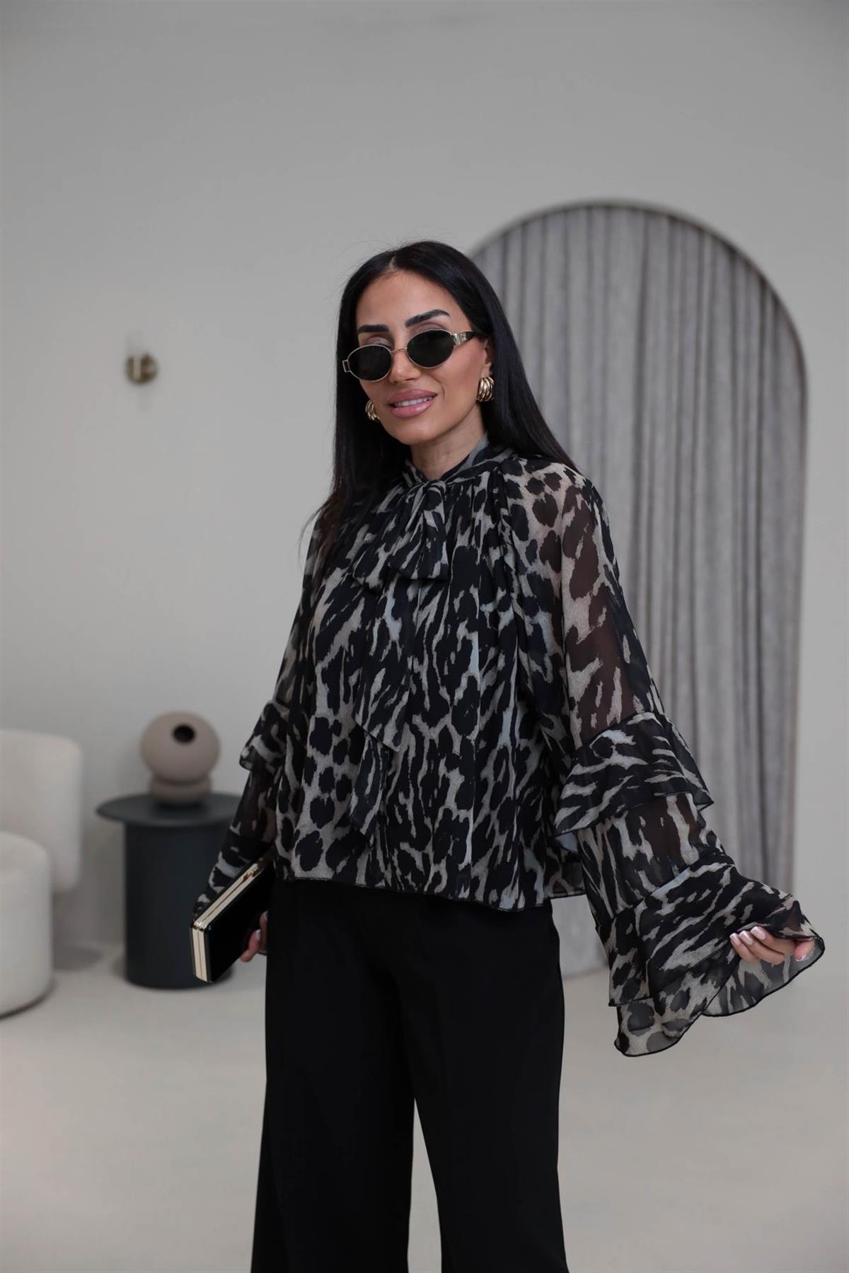5024 Fularlı Kolları Volanlı Desenli Şifon Bluz SİYAH