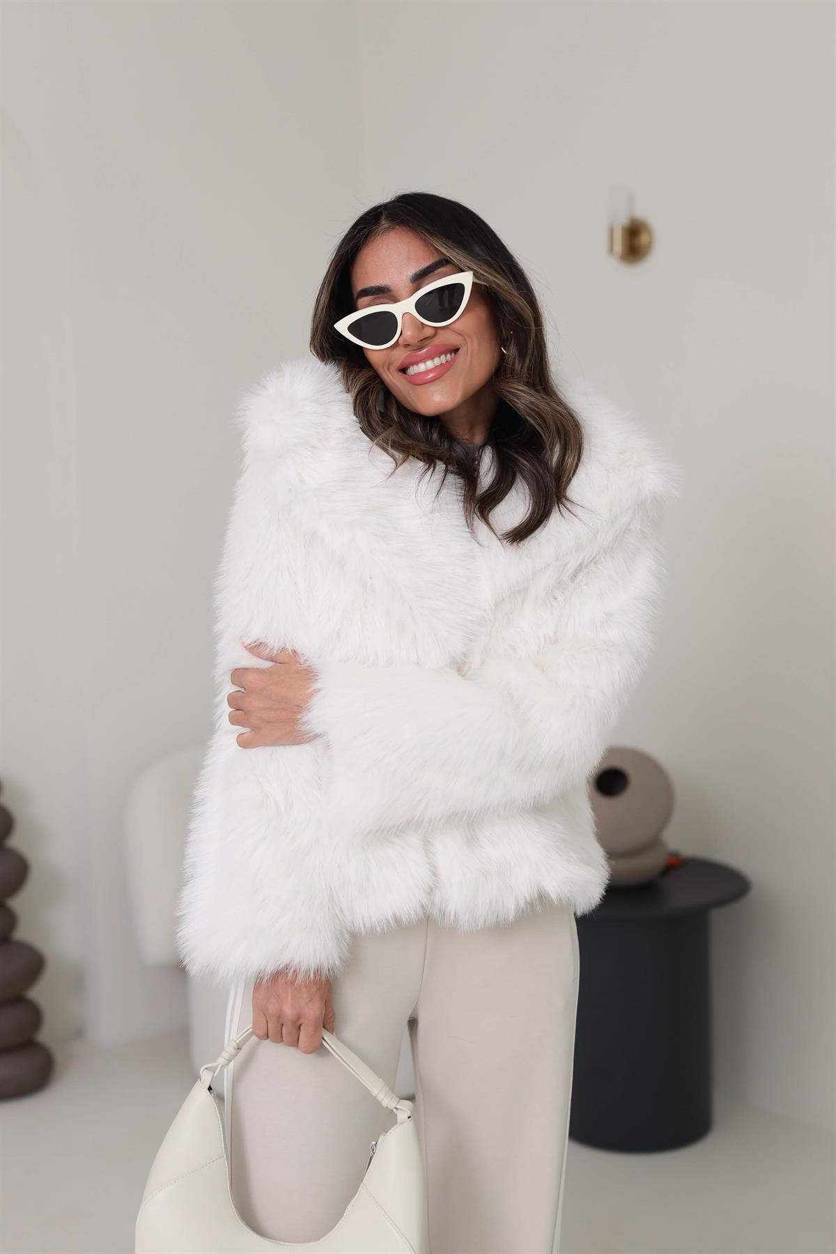 2429 Ara Boy Yakalı Kürk BEYAZ