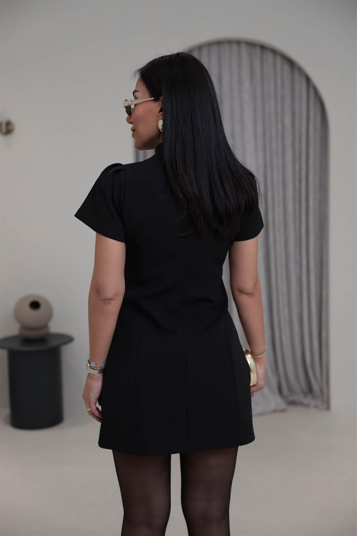 1283 Hakim Yaka Balon Kol Gold Düğmeli Mini Elbise SİYAH