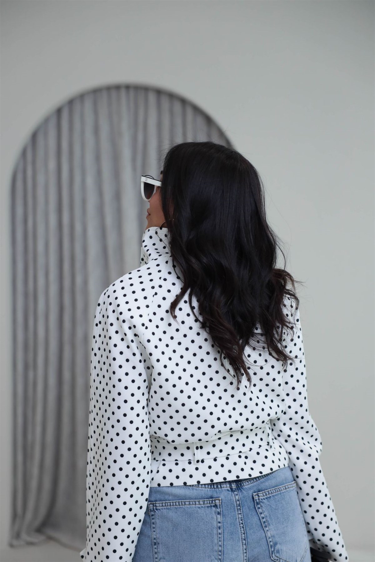 3357 Dik Yaka Kuşaklı Puantiyeli Ceket EKRU