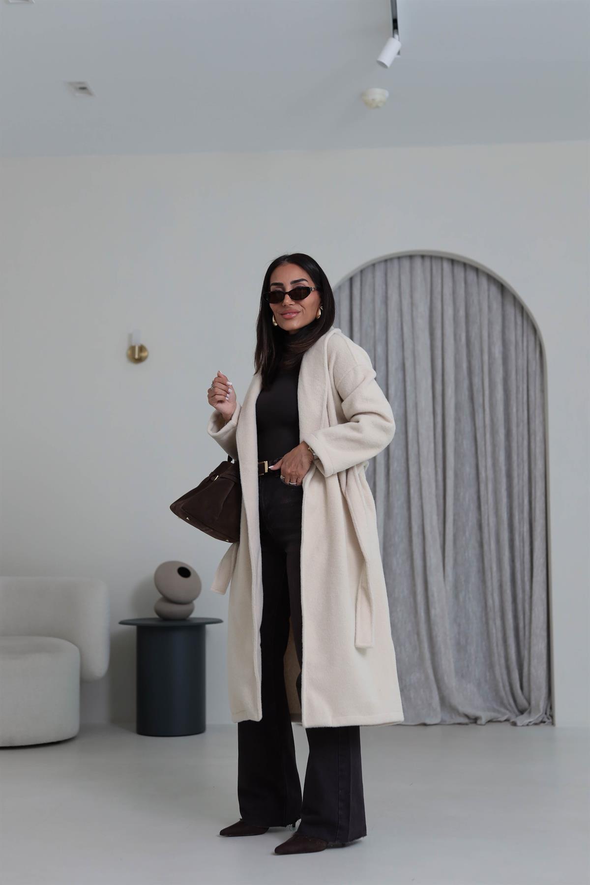 9533 Şal Yaka Kuşaklı Kaban KREM