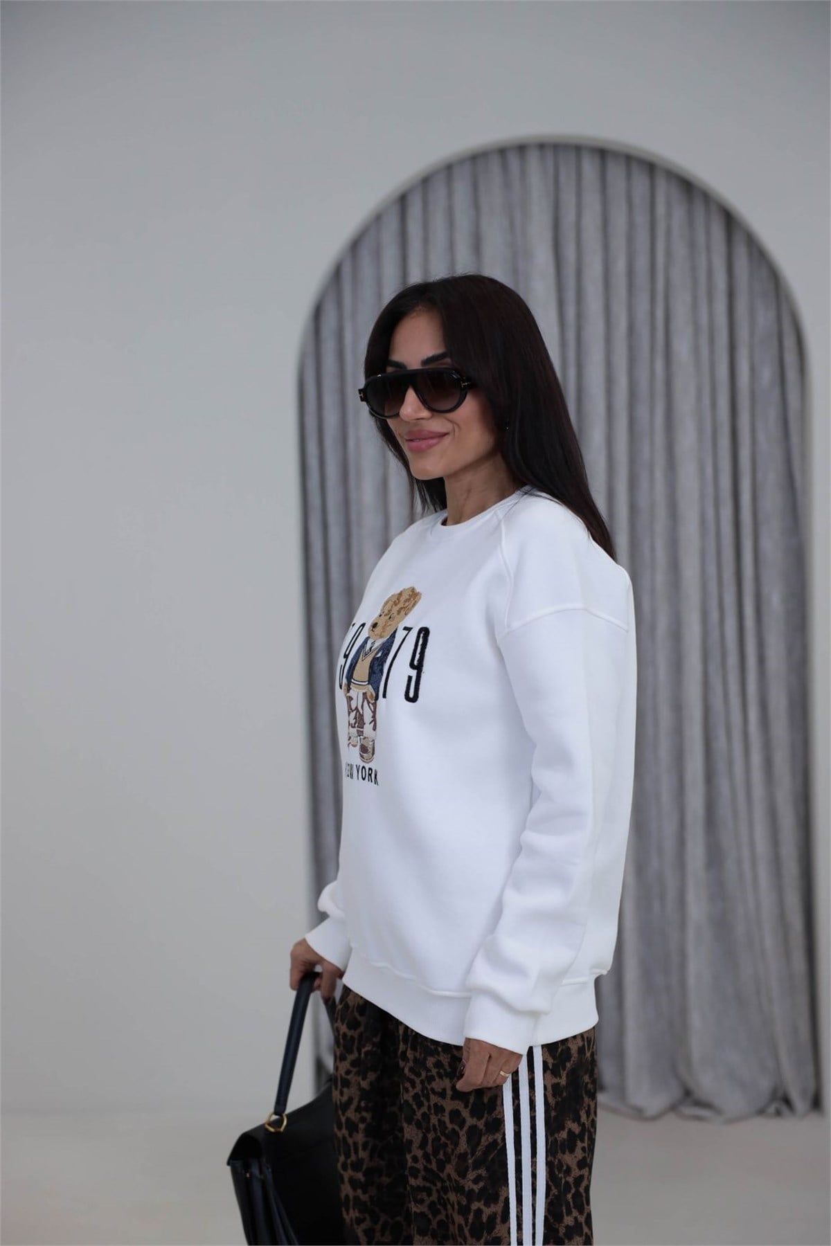 0417 Reglan Kol Teddy Nakışlı Sweatshirt BEYAZ