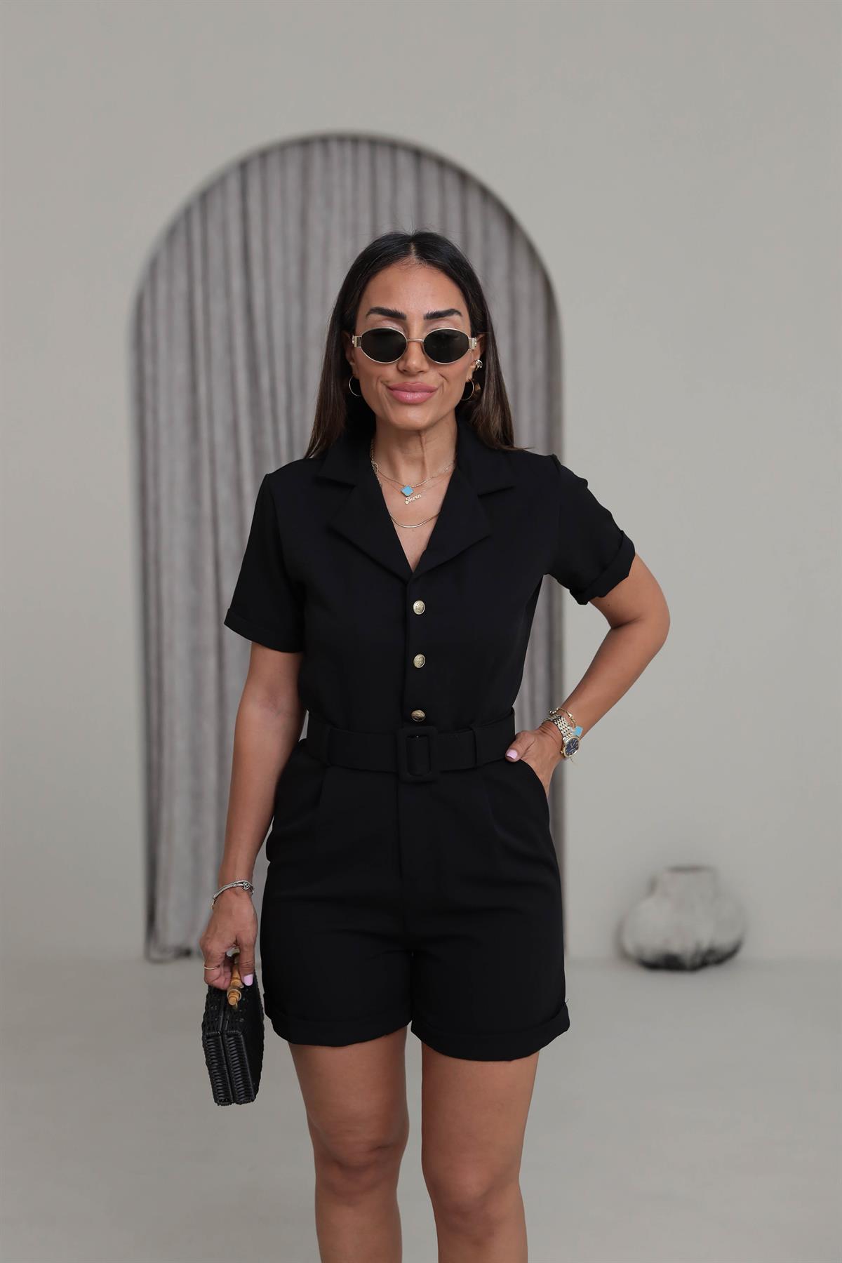 046 V Yaka Kemerli Şort Tulum SİYAH