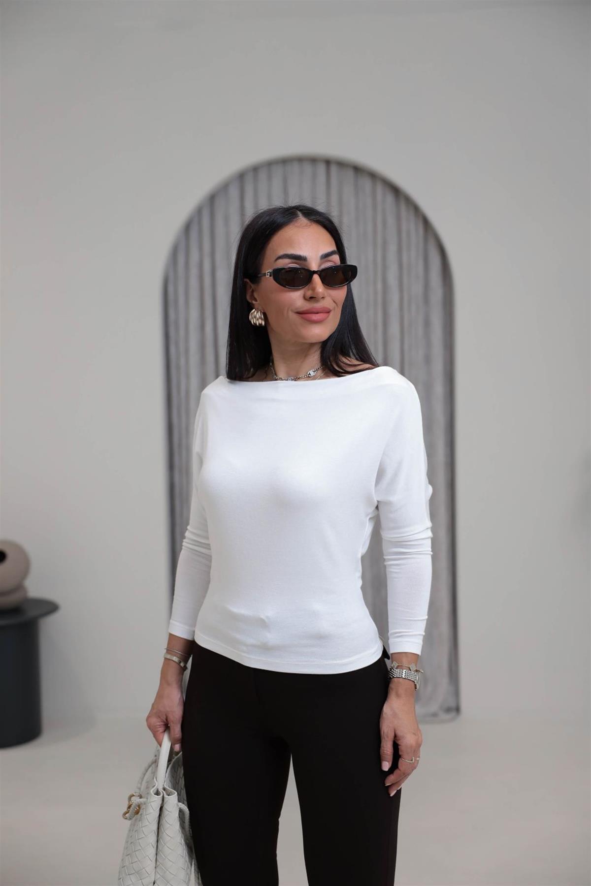 0481 Kayık Yaka Dökümlü Pamuklu Bluz EKRU