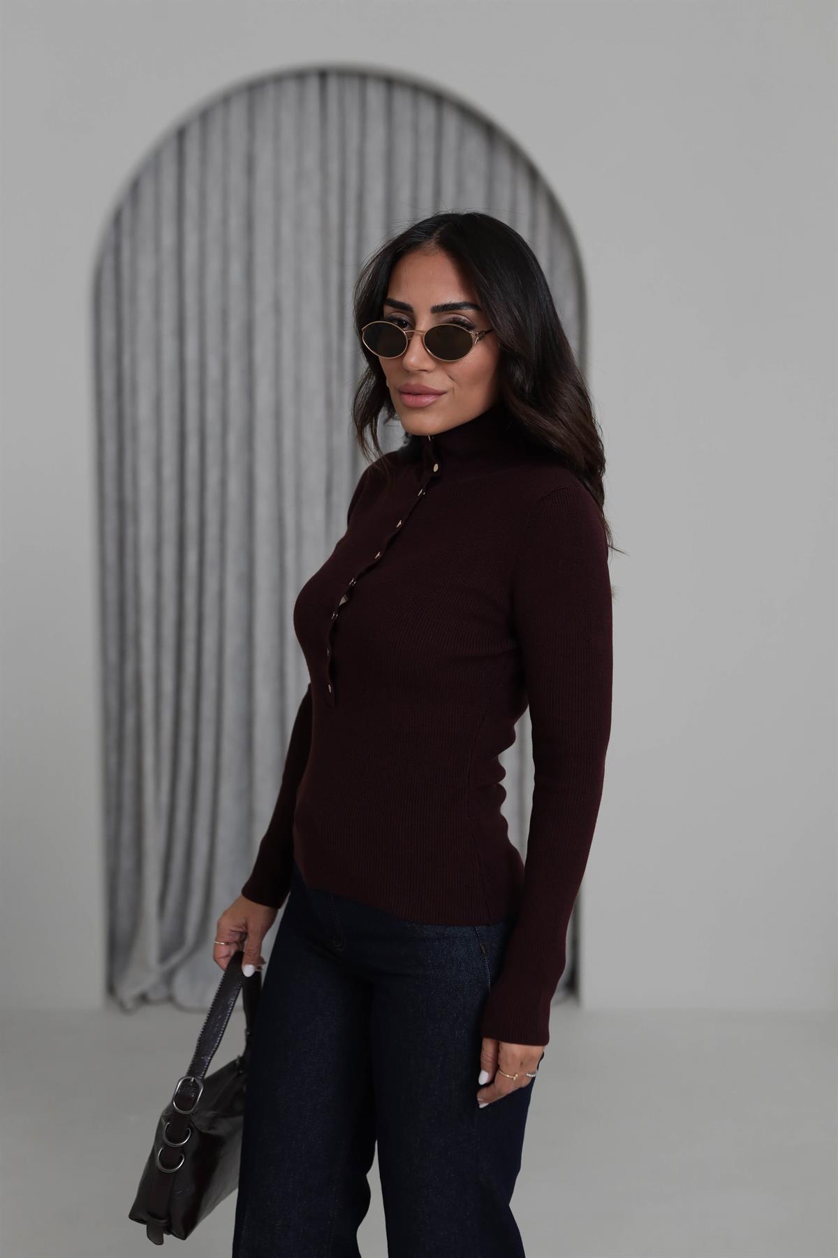 0686 Dik Yaka Çıtçıtlı Triko Kazak BORDO
