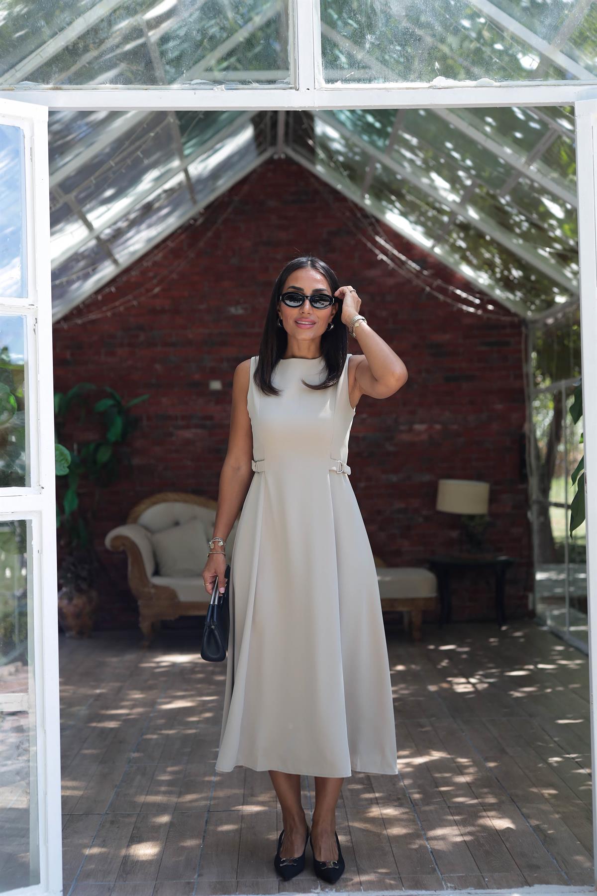 2313 Yan Toka Detaylı Dökümlü Kloş Elbise TAŞ