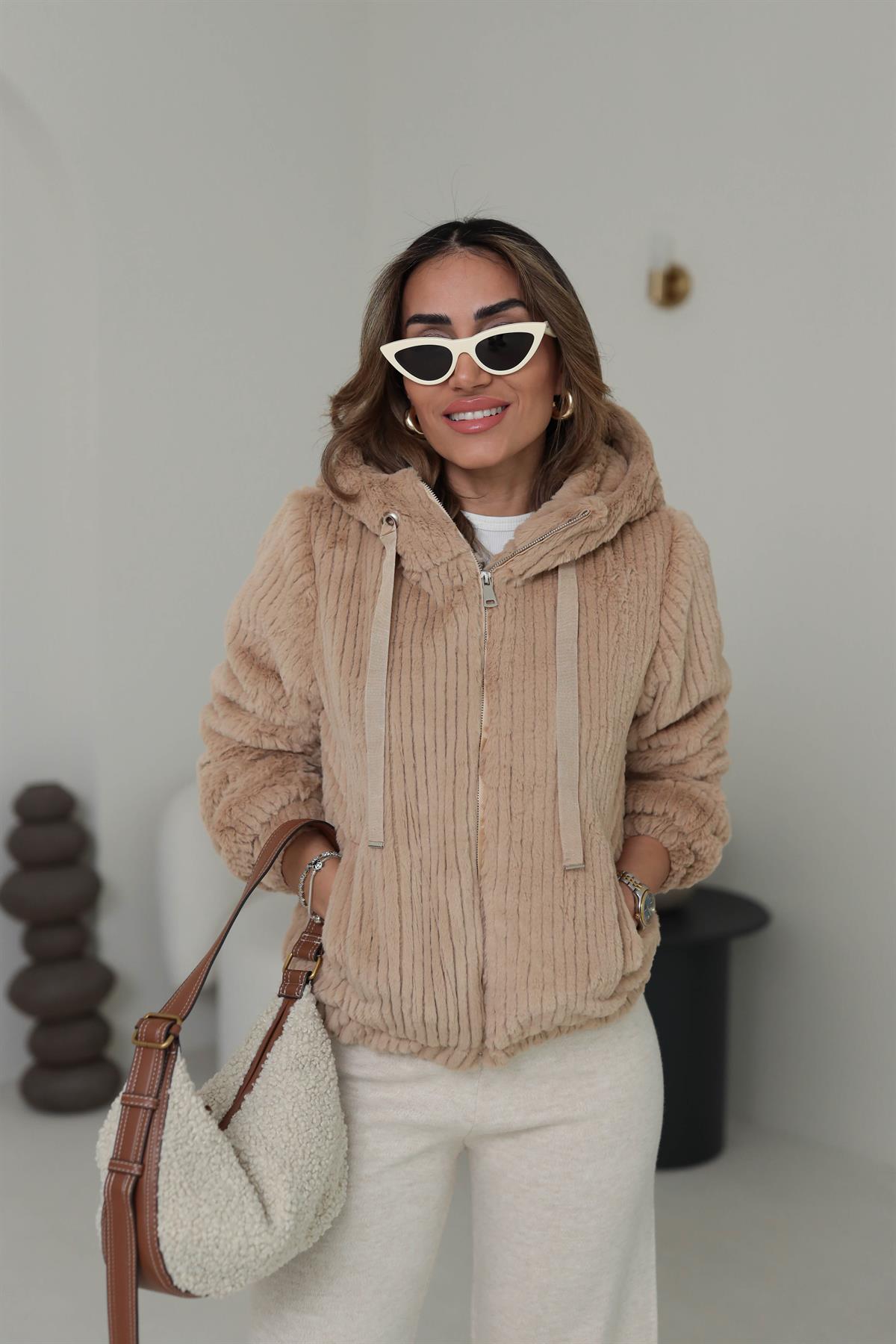 9499 Fermuarlı Kapşonlu Kürk Mont CAMEL