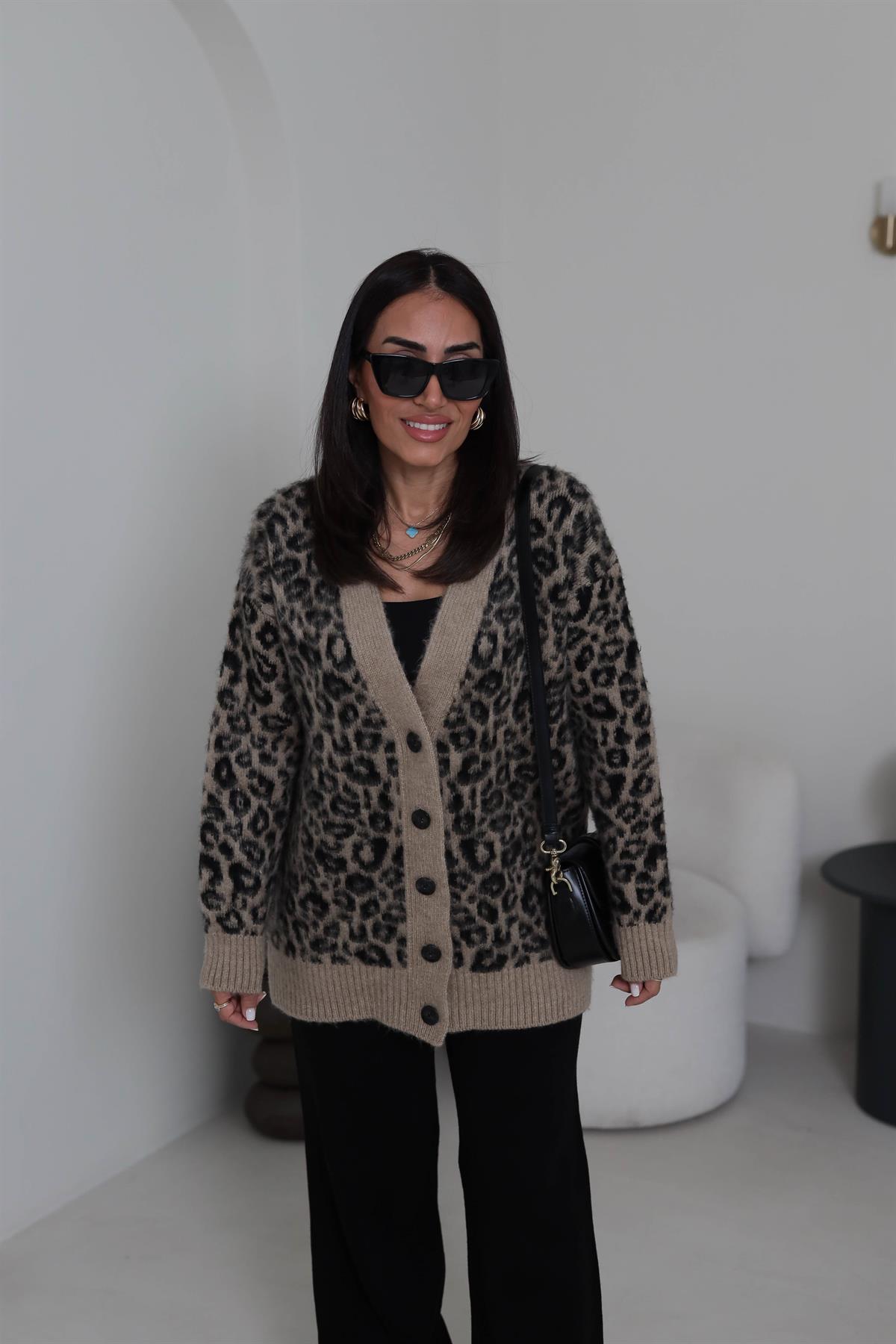 0114 Leopar Desenli Önden Düğmeli Hırka LEOPAR