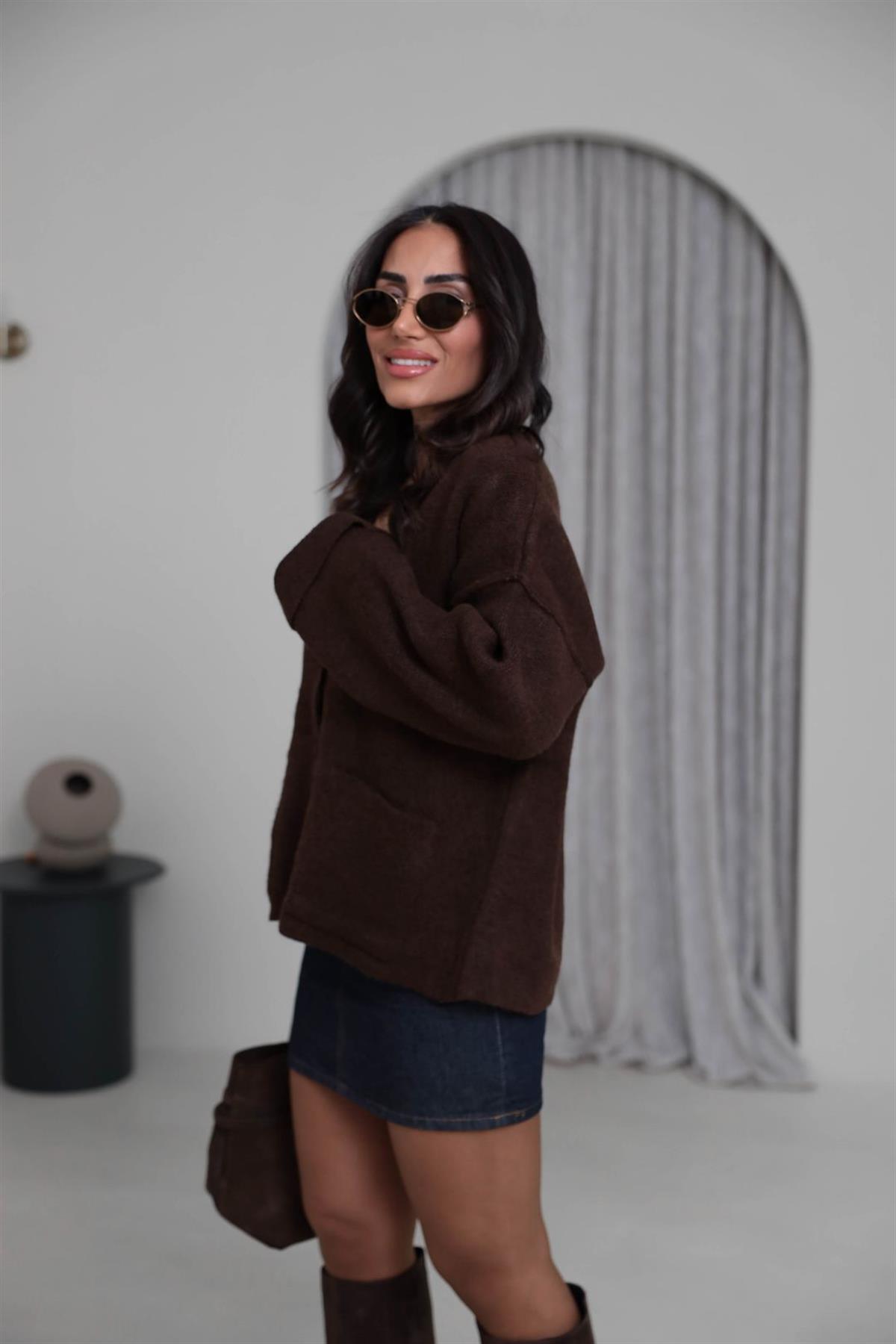 5231 Cepli Ters Dikiş Detaylı Hırka KAHVE