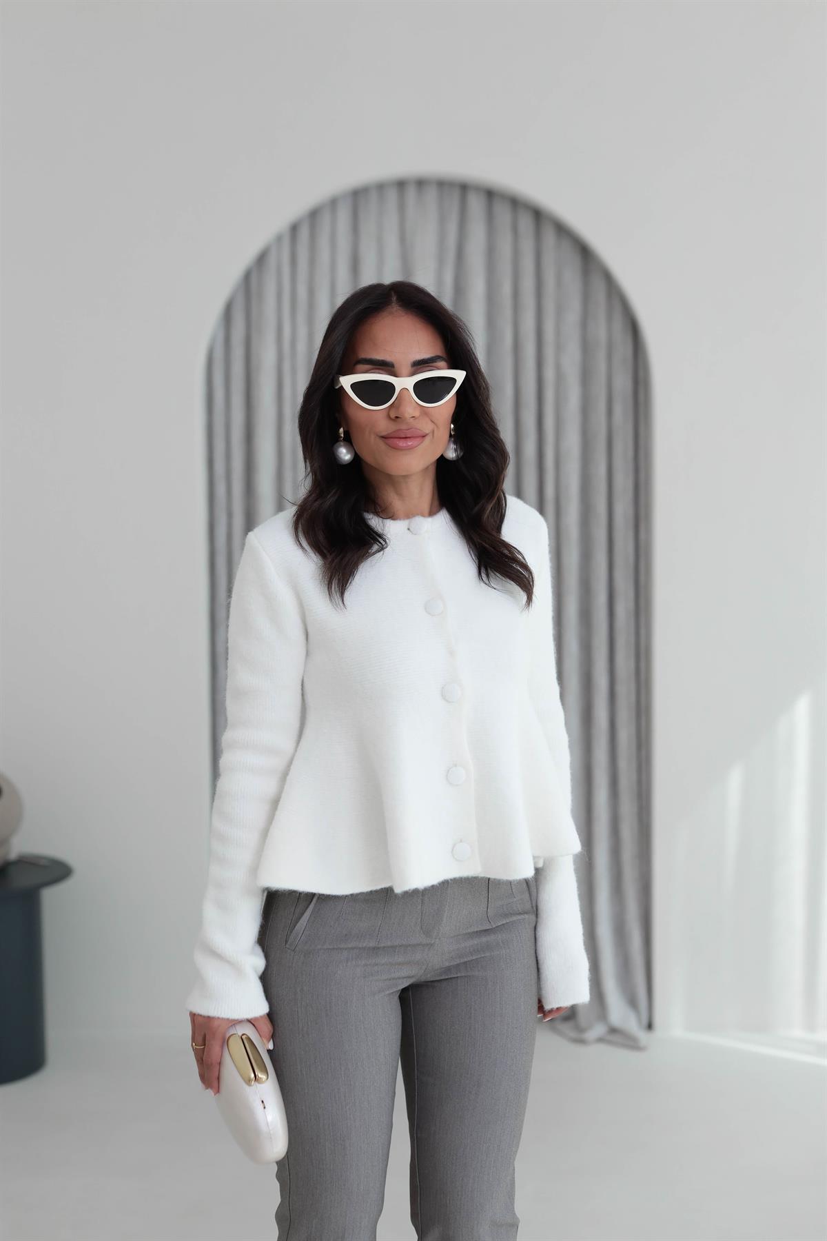 0985 Yumuşak Dokulu Peplum Düğmeli Triko Hırka EKRU