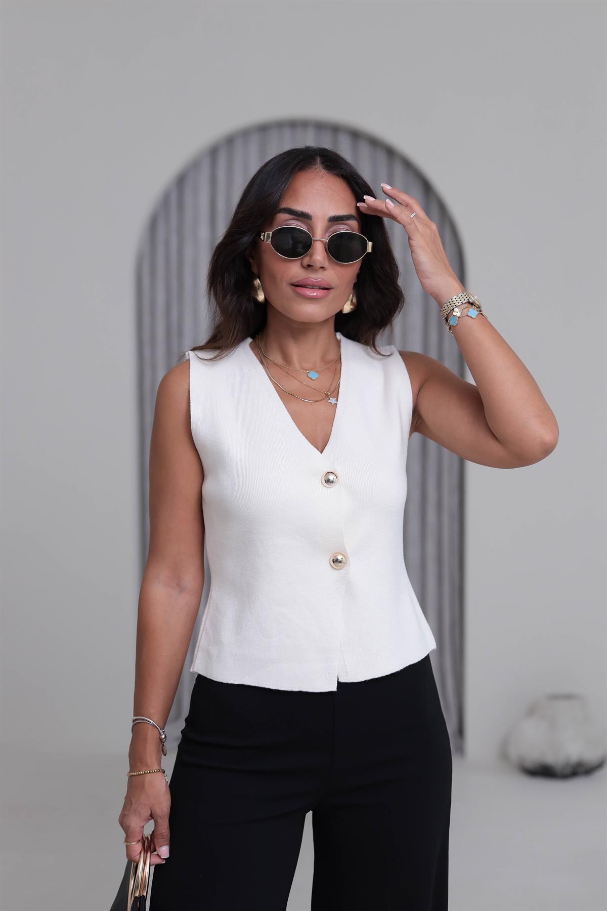 Y003 Büyük Gold Düğmeli Triko Yelek KREM