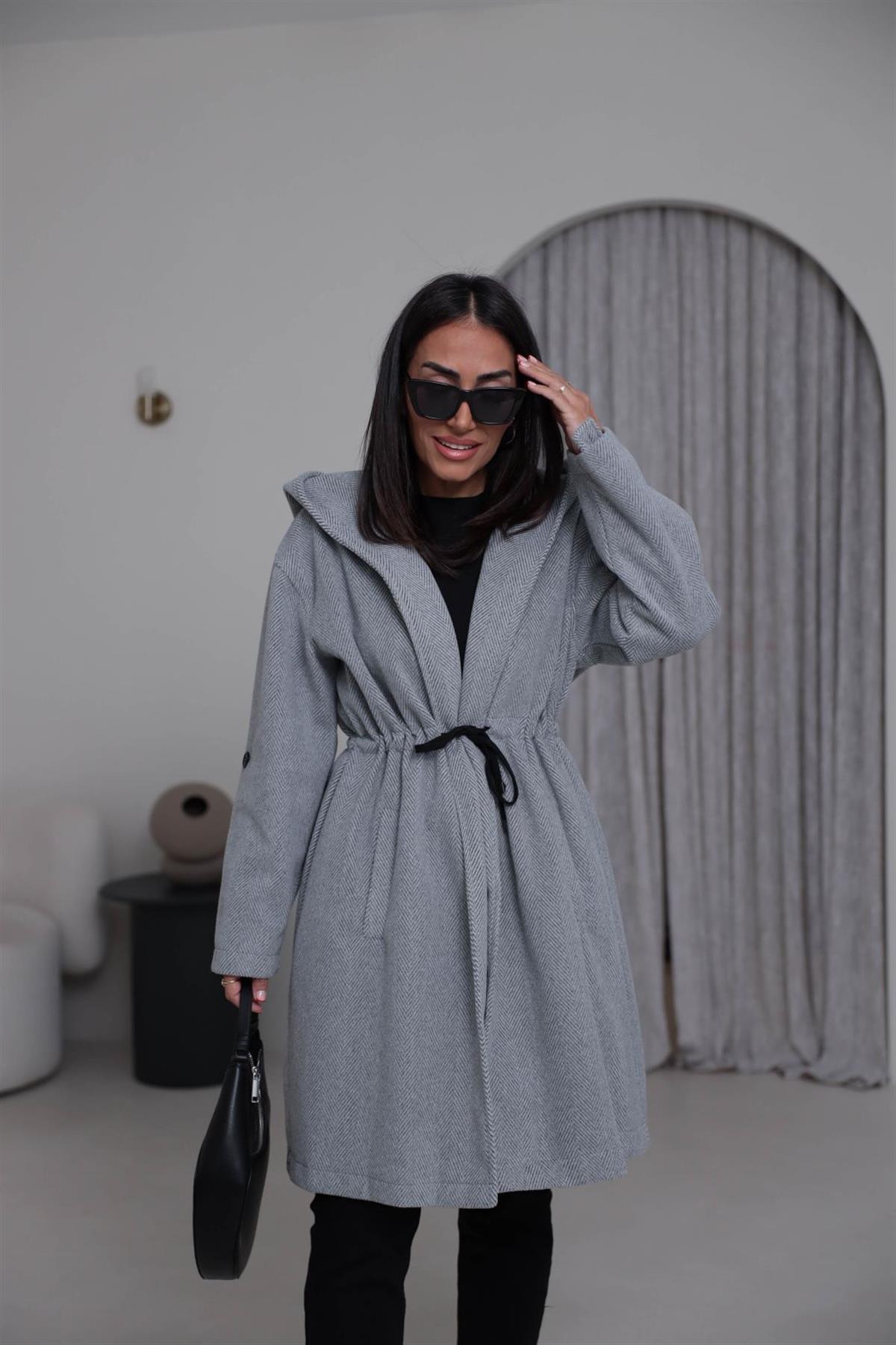 9852 Kapşonlu Balıksırtı Desen Kaban GRİ