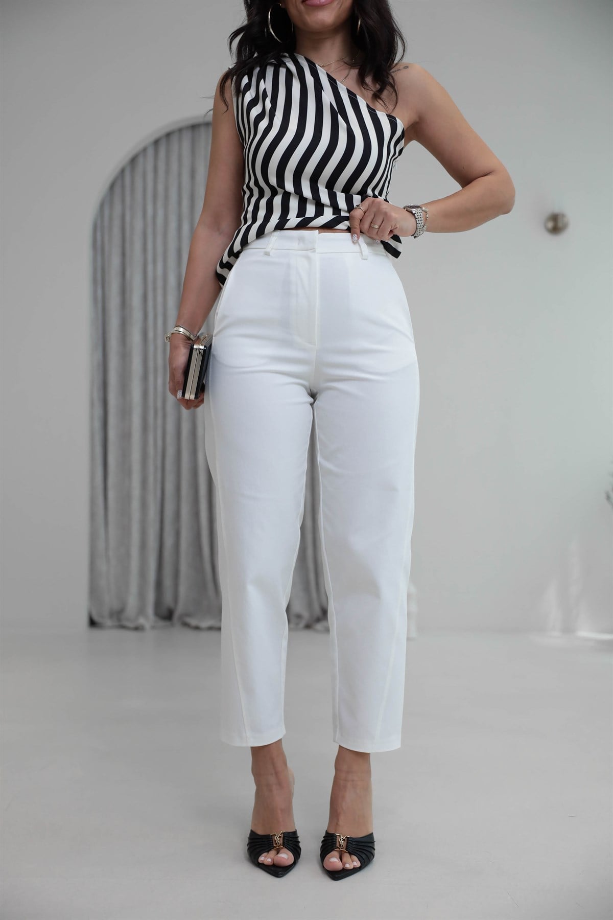 9957 Düz ve Rahat Kesim Kumaş Pantolon EKRU