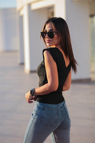 0135 Ön Arkası V Triko Atlet SİYAH