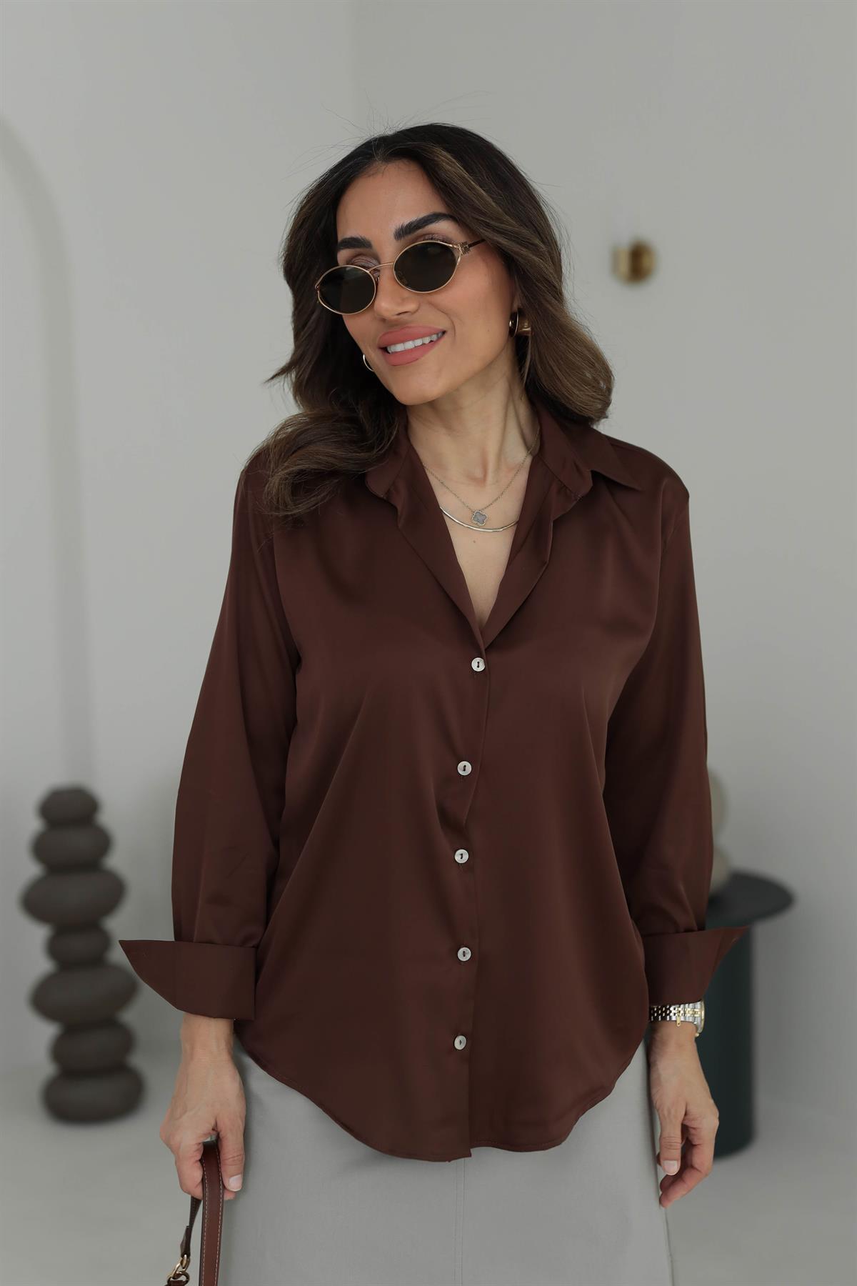 7917 Kolları Manşetli Saten Gömlek KAHVE